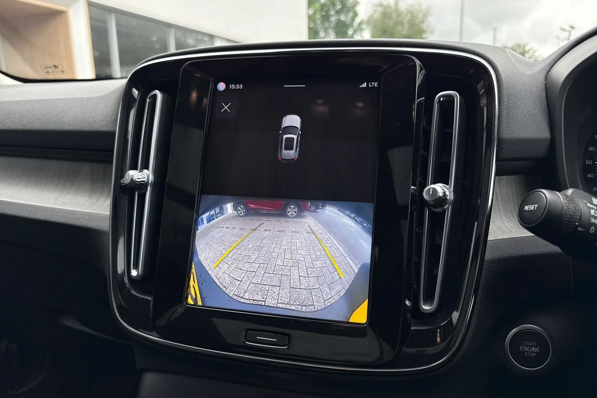 Volvo XC40 thumbnail image number 38
