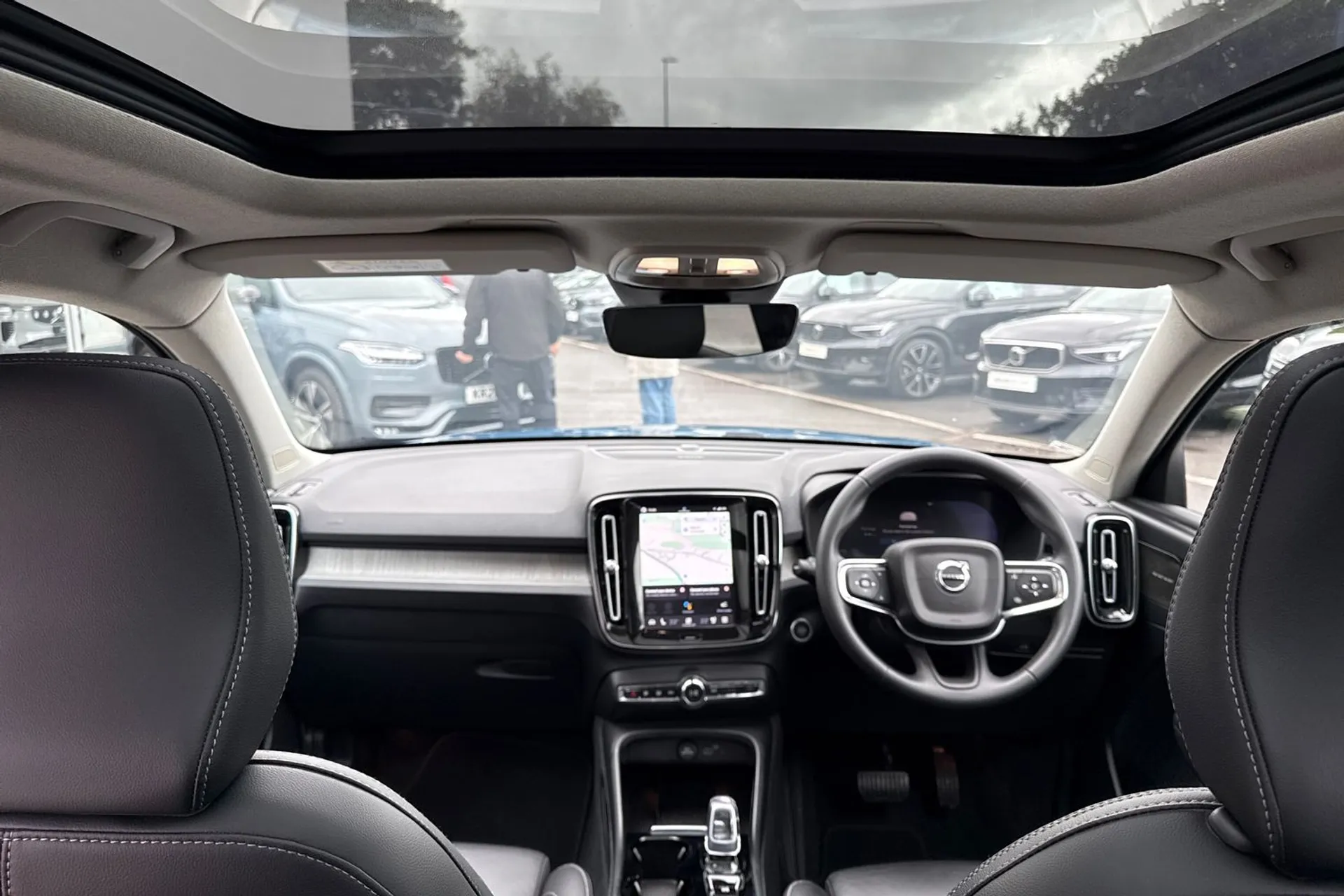 Volvo XC40 thumbnail image number 3
