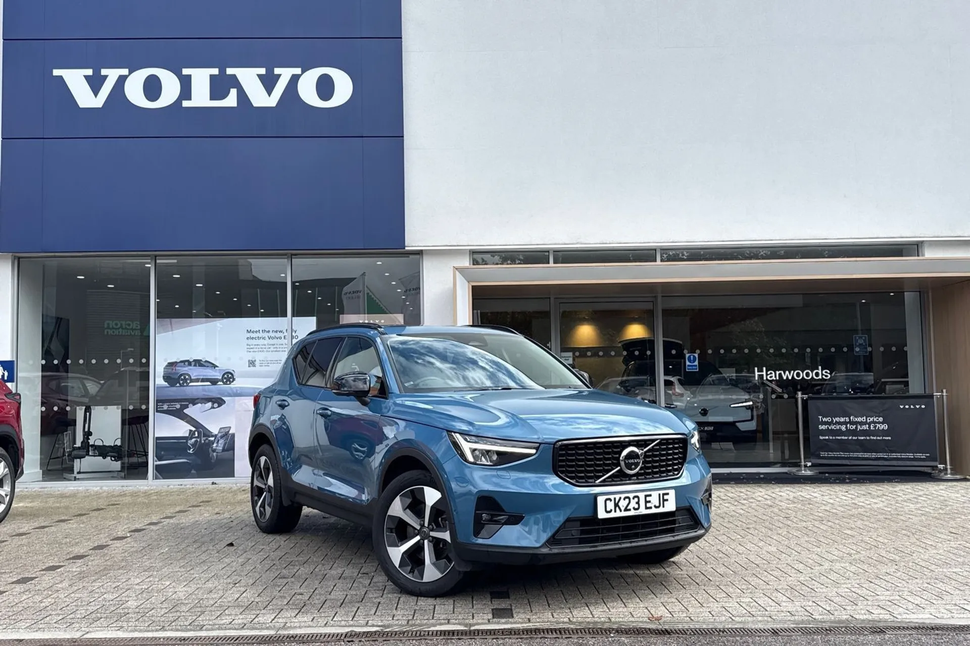 Volvo XC40 focused image