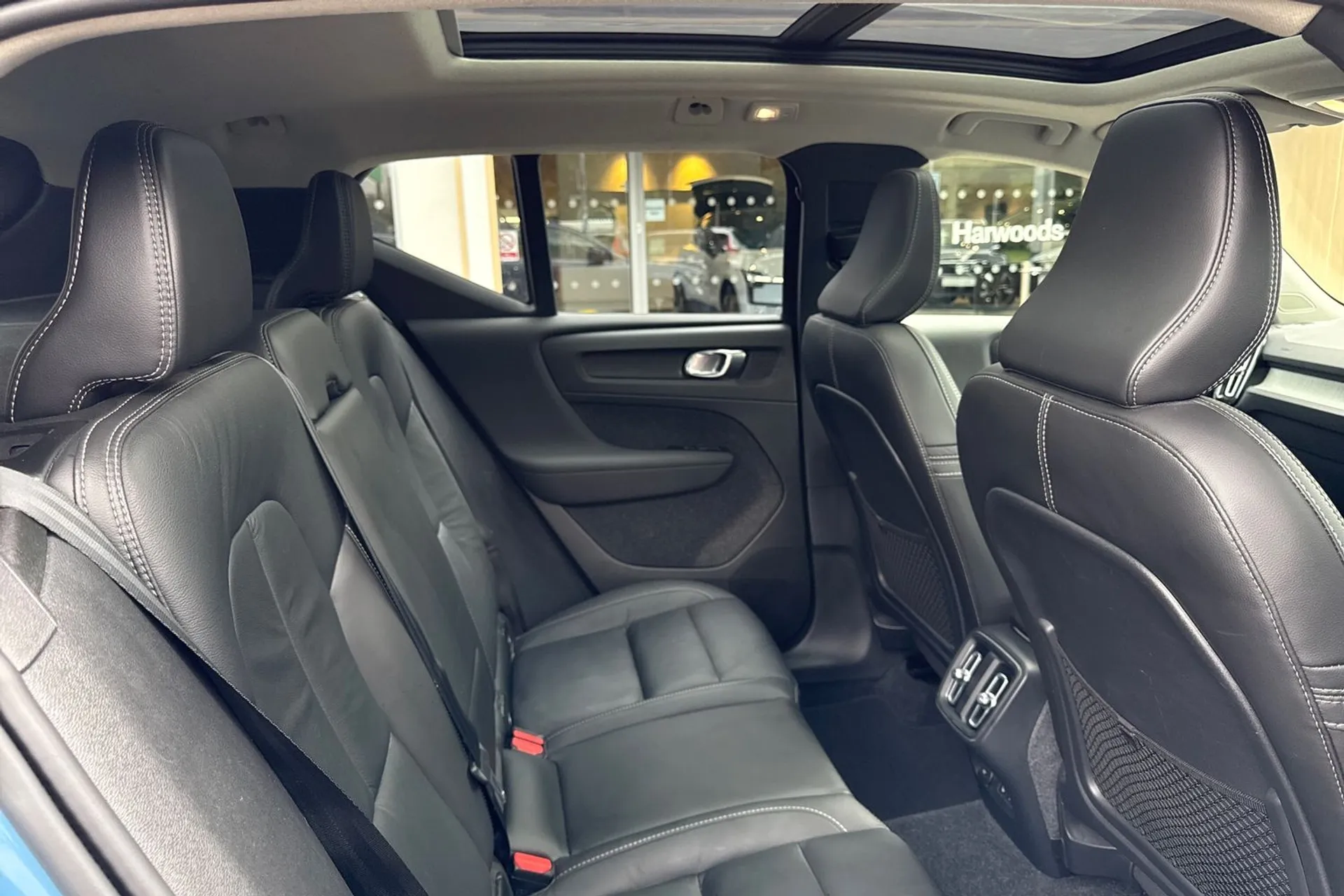 Volvo XC40 thumbnail image number 23
