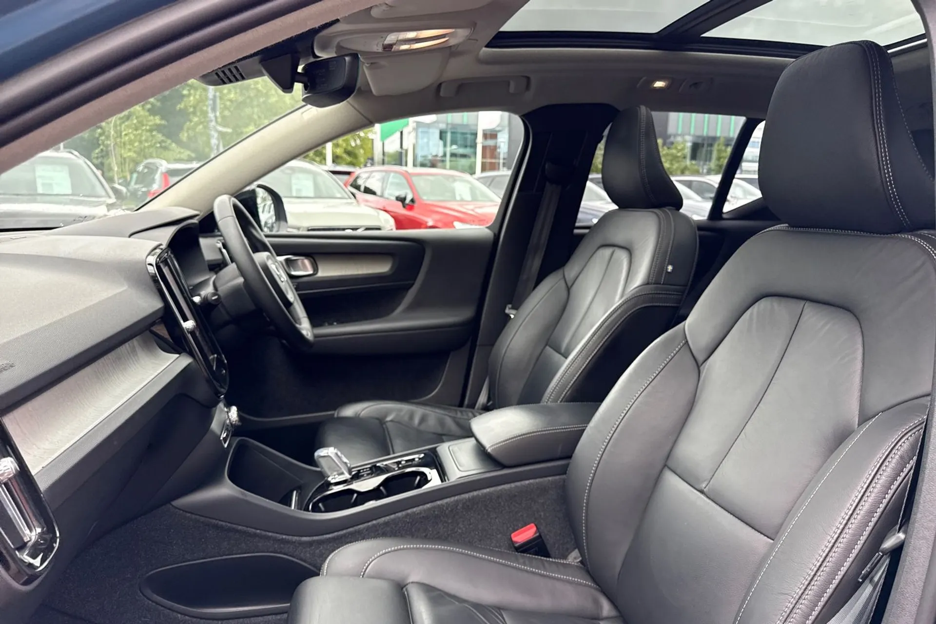 Volvo XC40 thumbnail image number 28