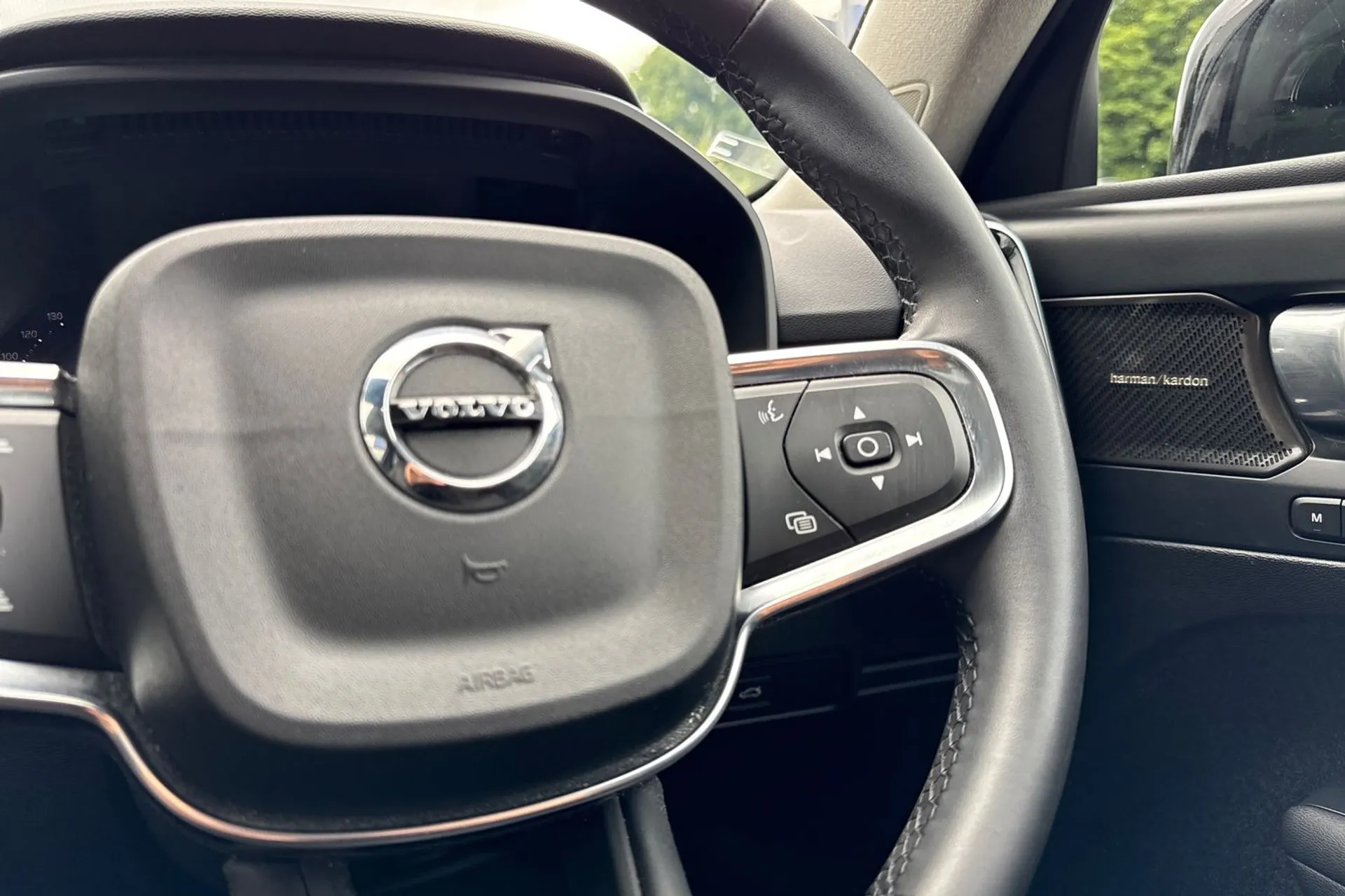 Volvo XC40 thumbnail image number 37