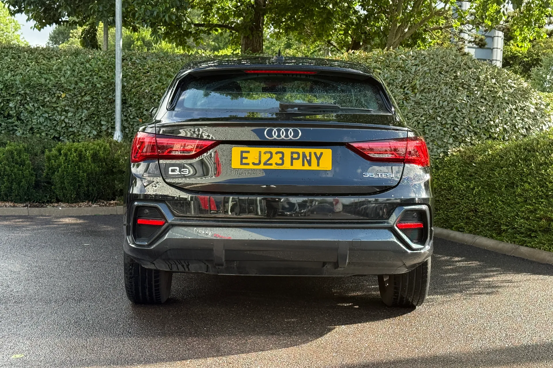 Audi Q3 thumbnail image number 18
