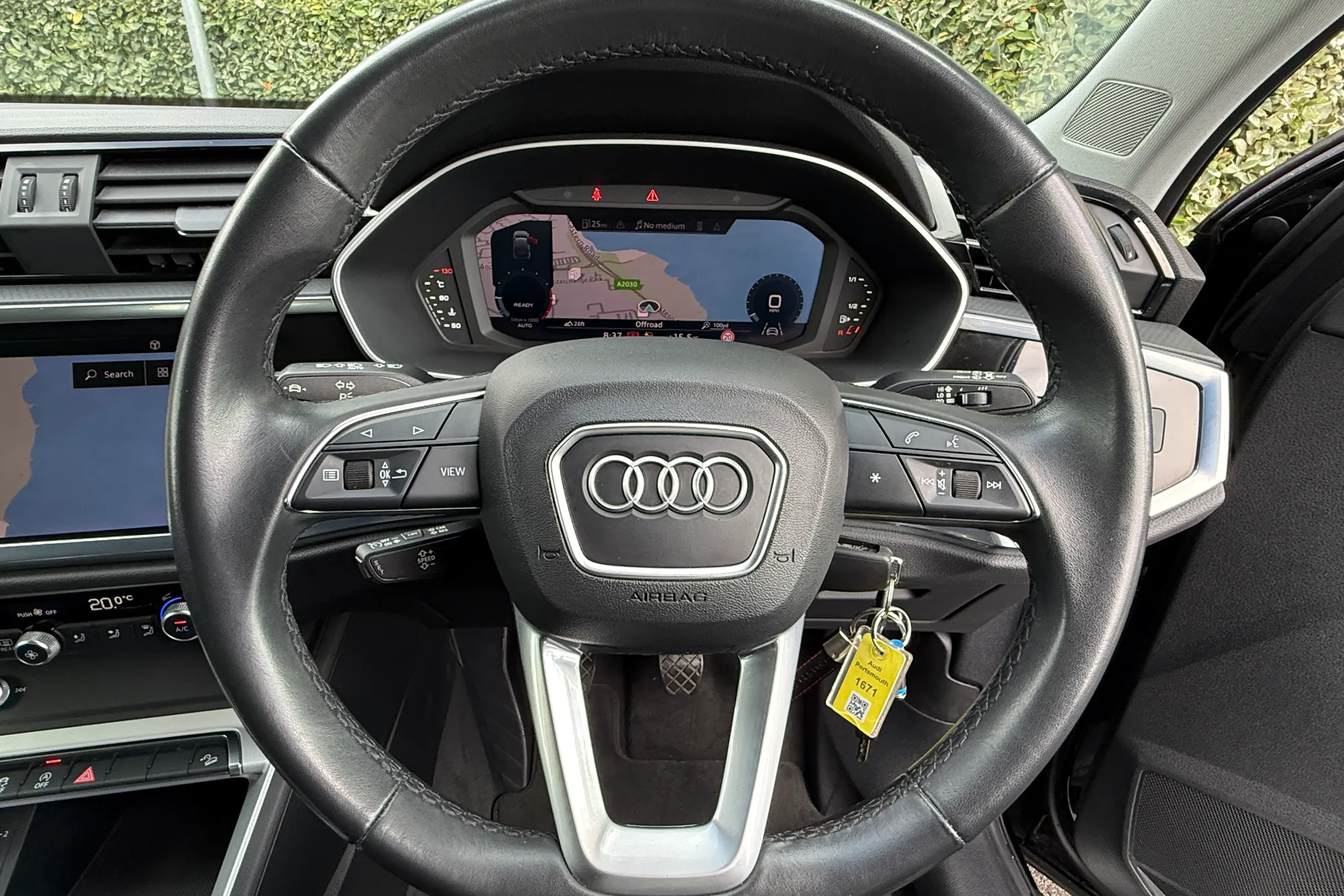 Audi Q3 thumbnail image number 16