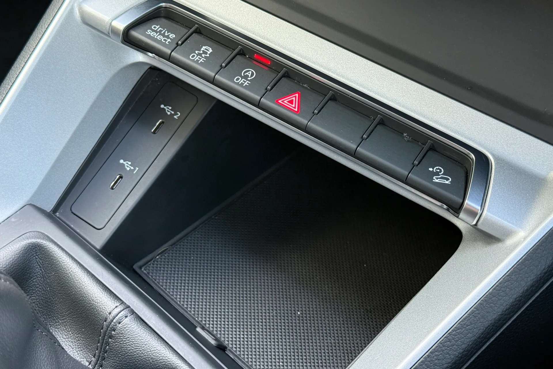 Audi Q3 thumbnail image number 33