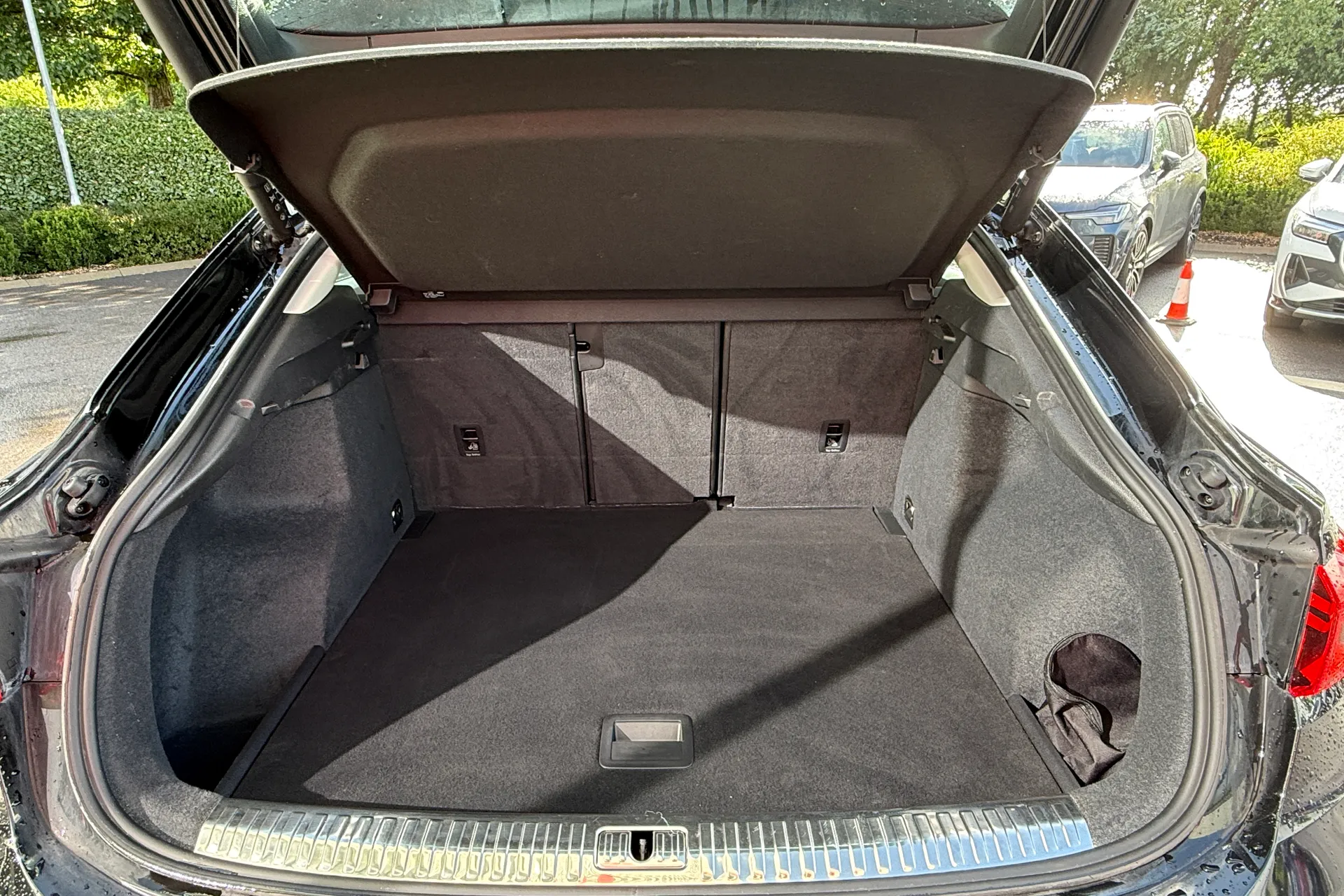 Audi Q3 thumbnail image number 36