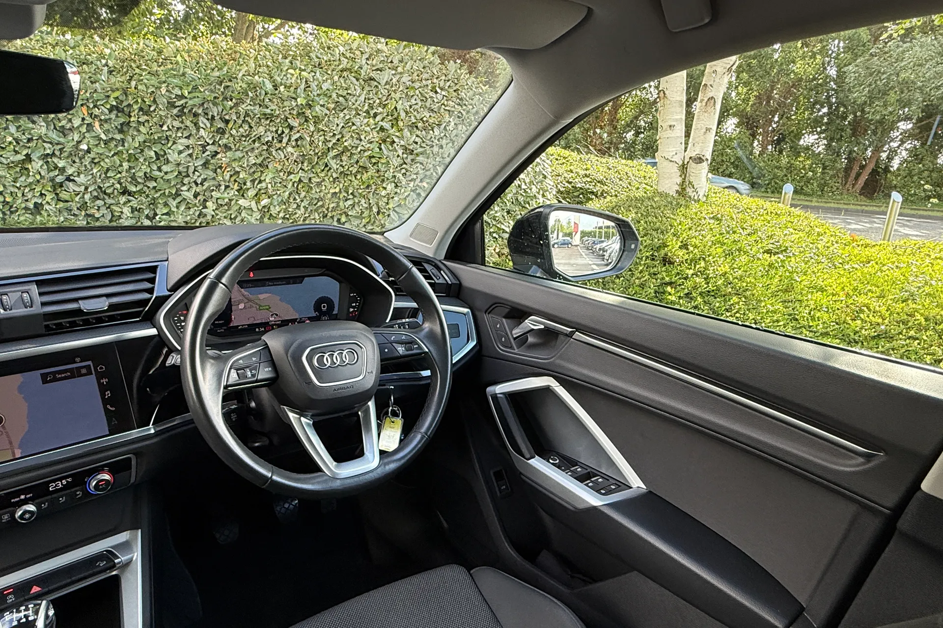 Audi Q3 thumbnail image number 45
