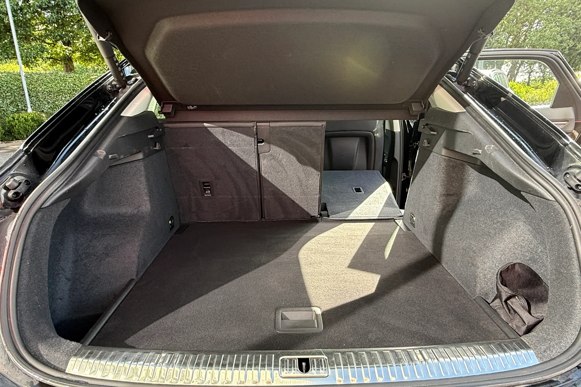 Audi Q3 thumbnail image number 34