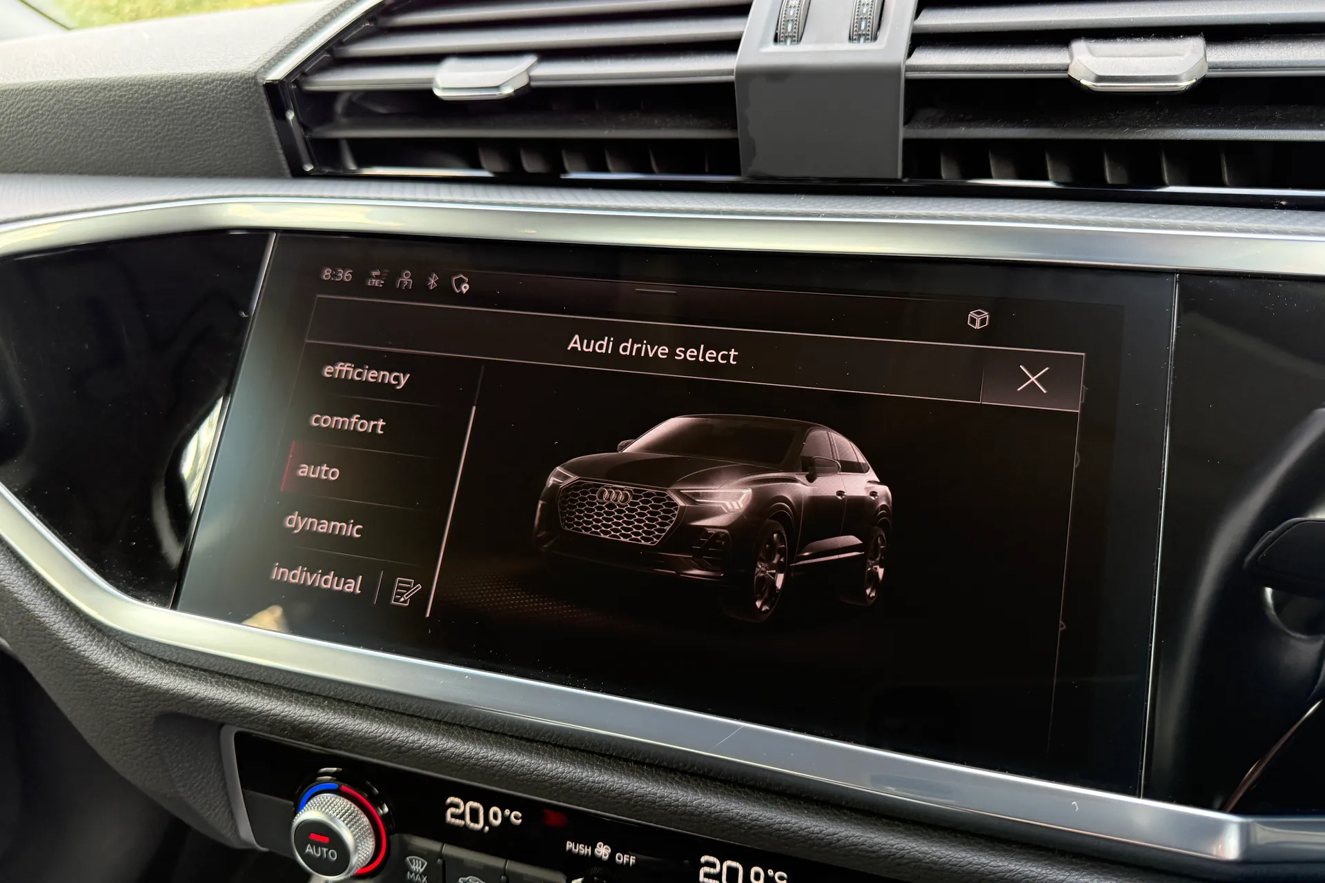 Audi Q3 thumbnail image number 21