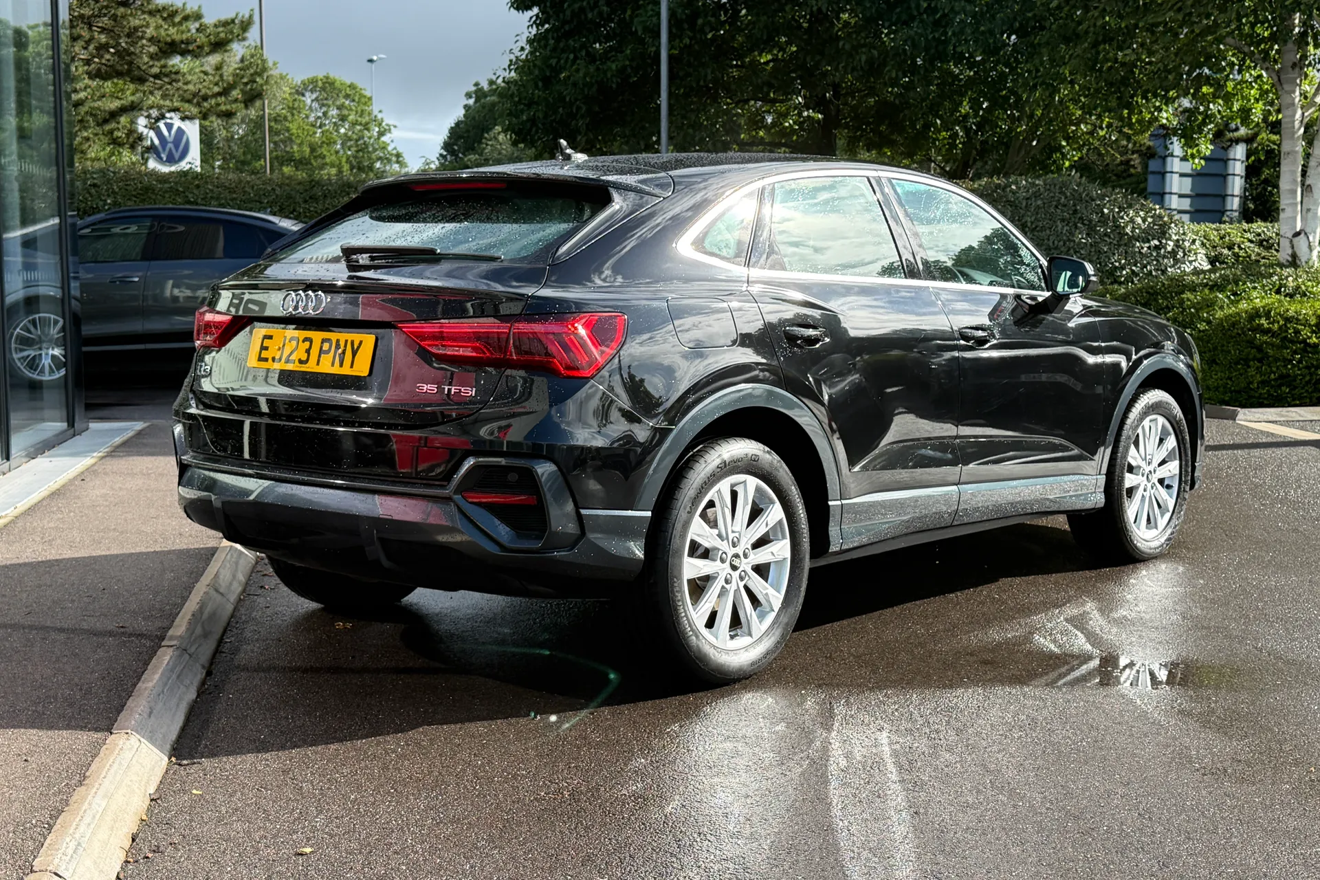 Audi Q3 thumbnail image number 28