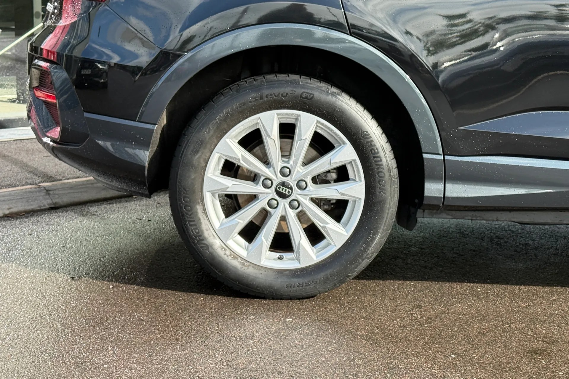 Audi Q3 thumbnail image number 22