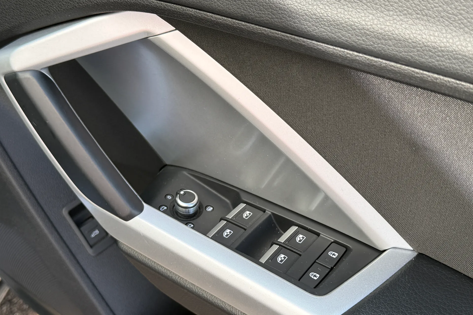 Audi Q3 thumbnail image number 26
