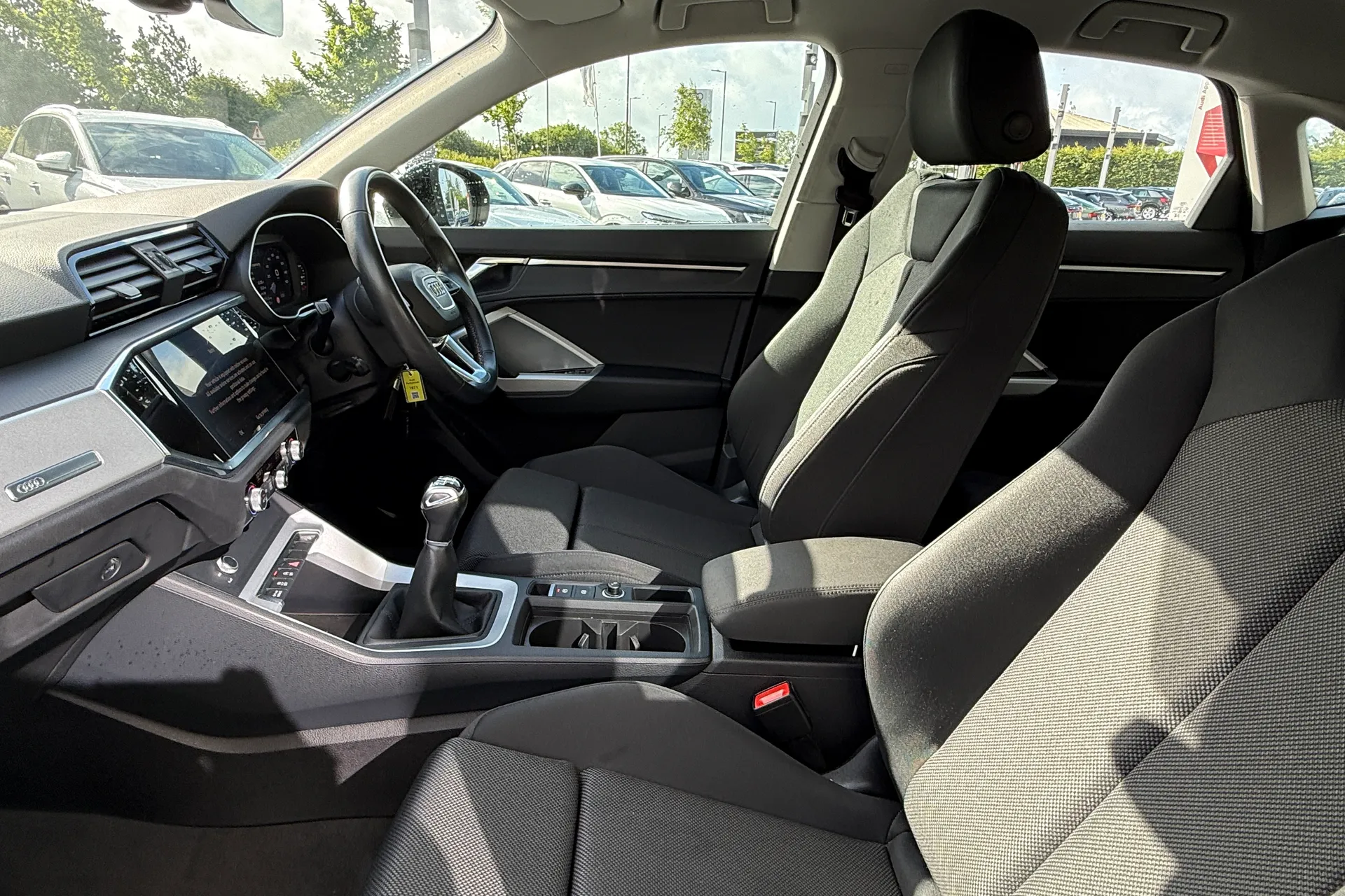 Audi Q3 thumbnail image number 37