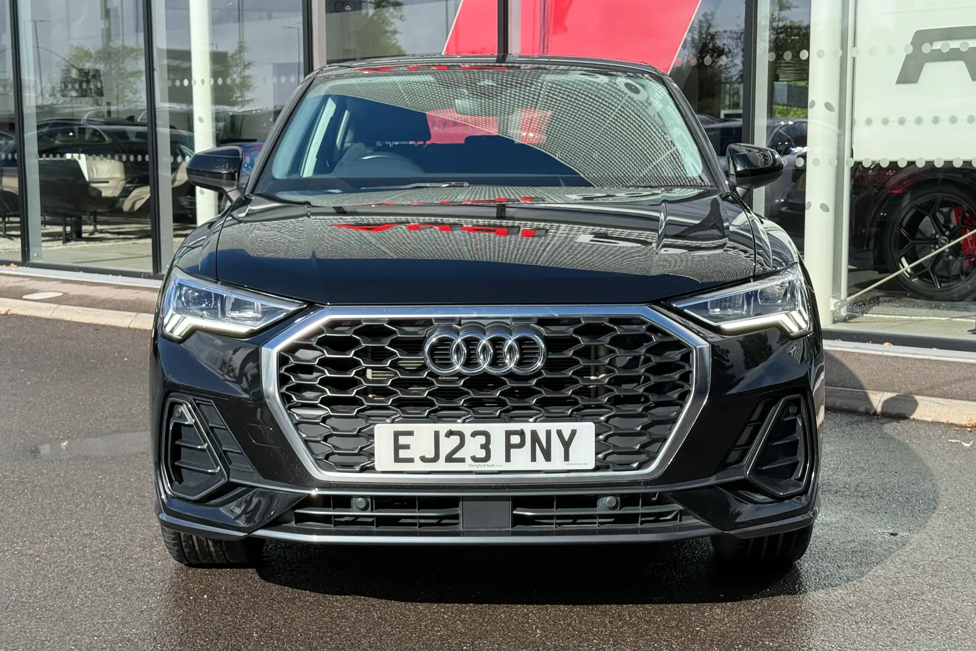 Audi Q3 thumbnail image number 9