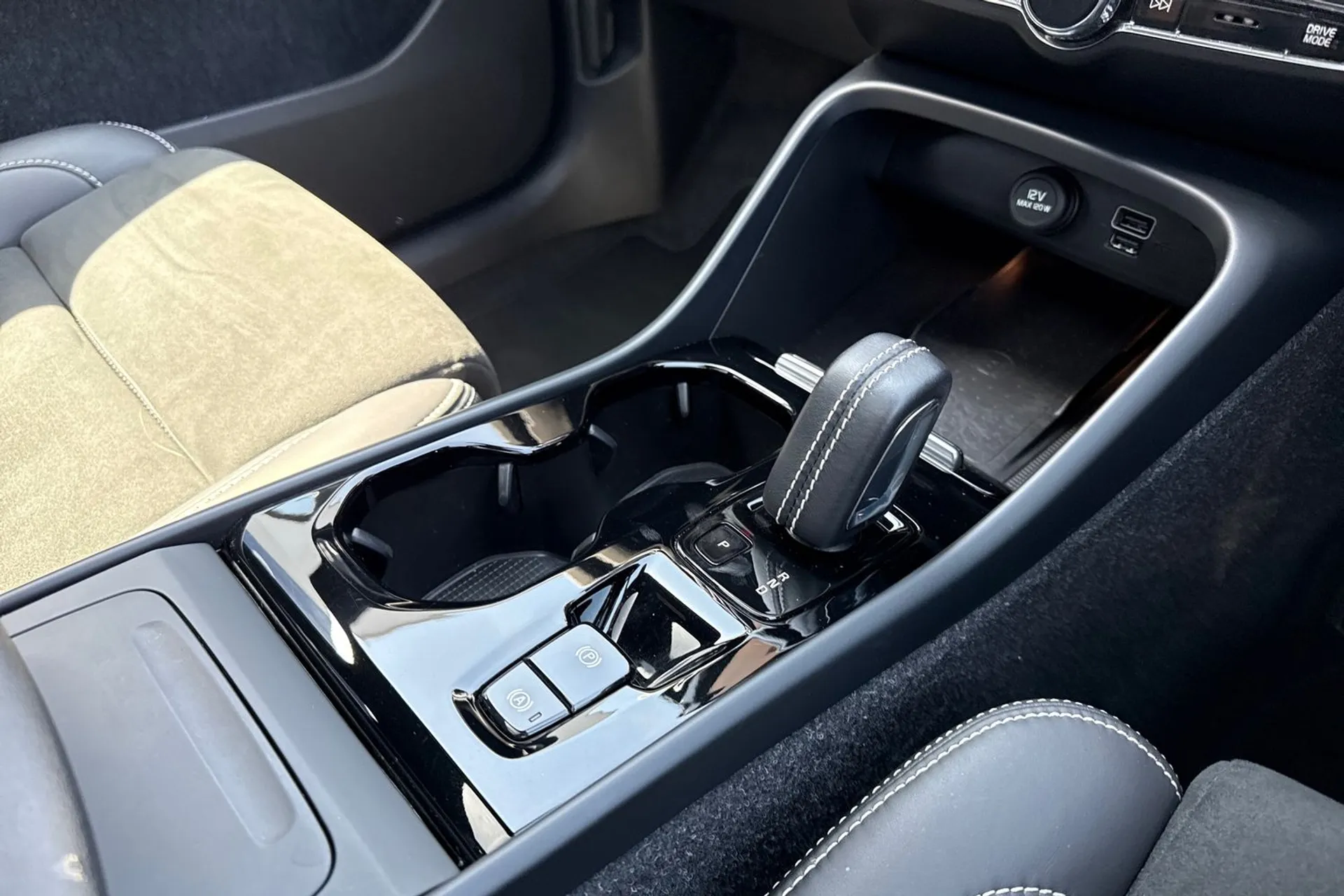Volvo XC40 thumbnail image number 43