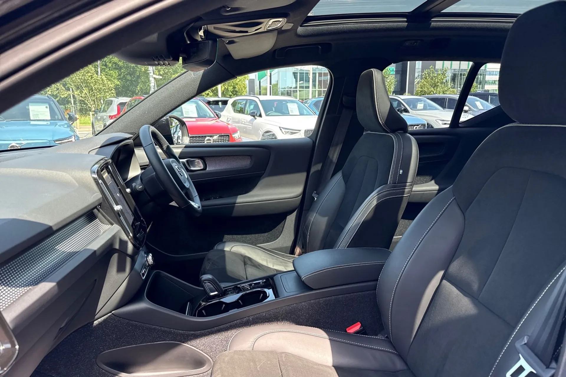 Volvo XC40 thumbnail image number 27