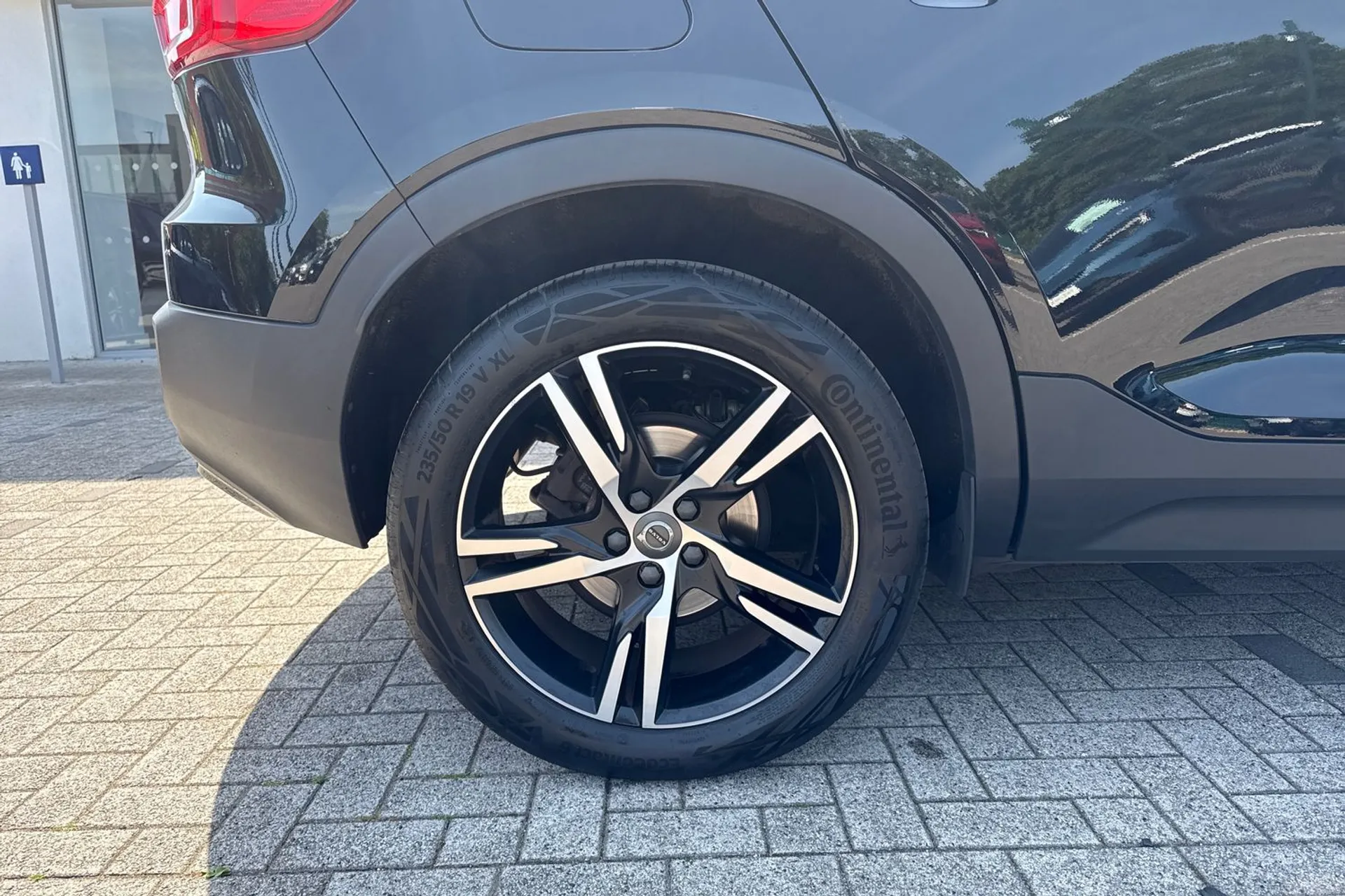 Volvo XC40 thumbnail image number 13