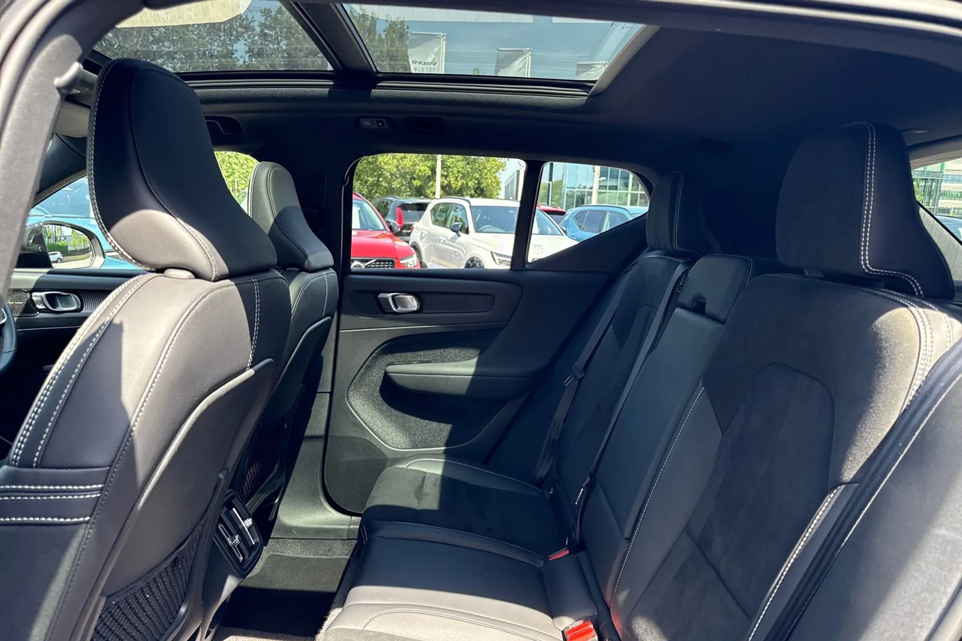 Volvo XC40 thumbnail image number 29