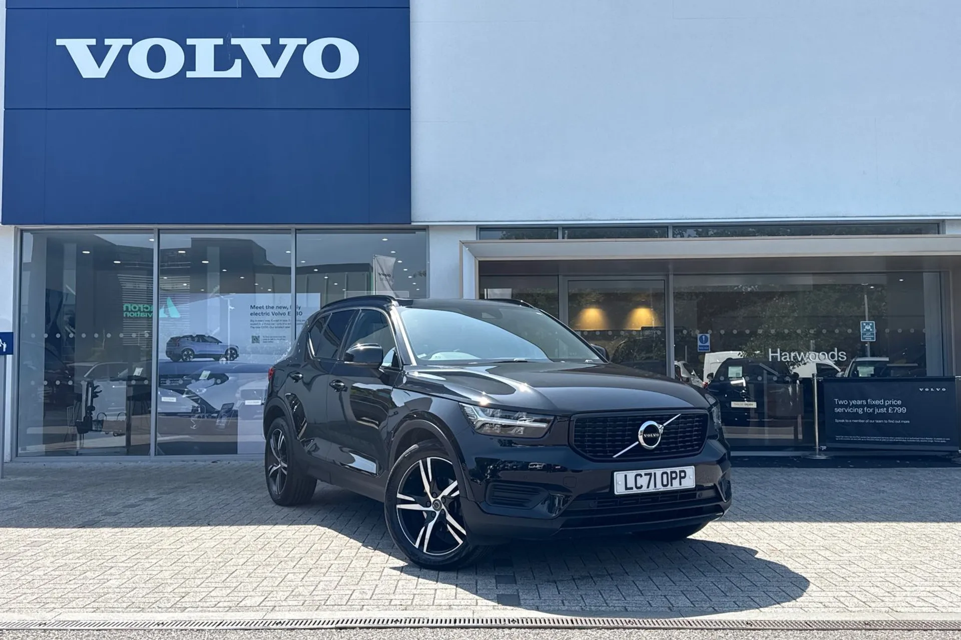 Volvo XC40 focused image