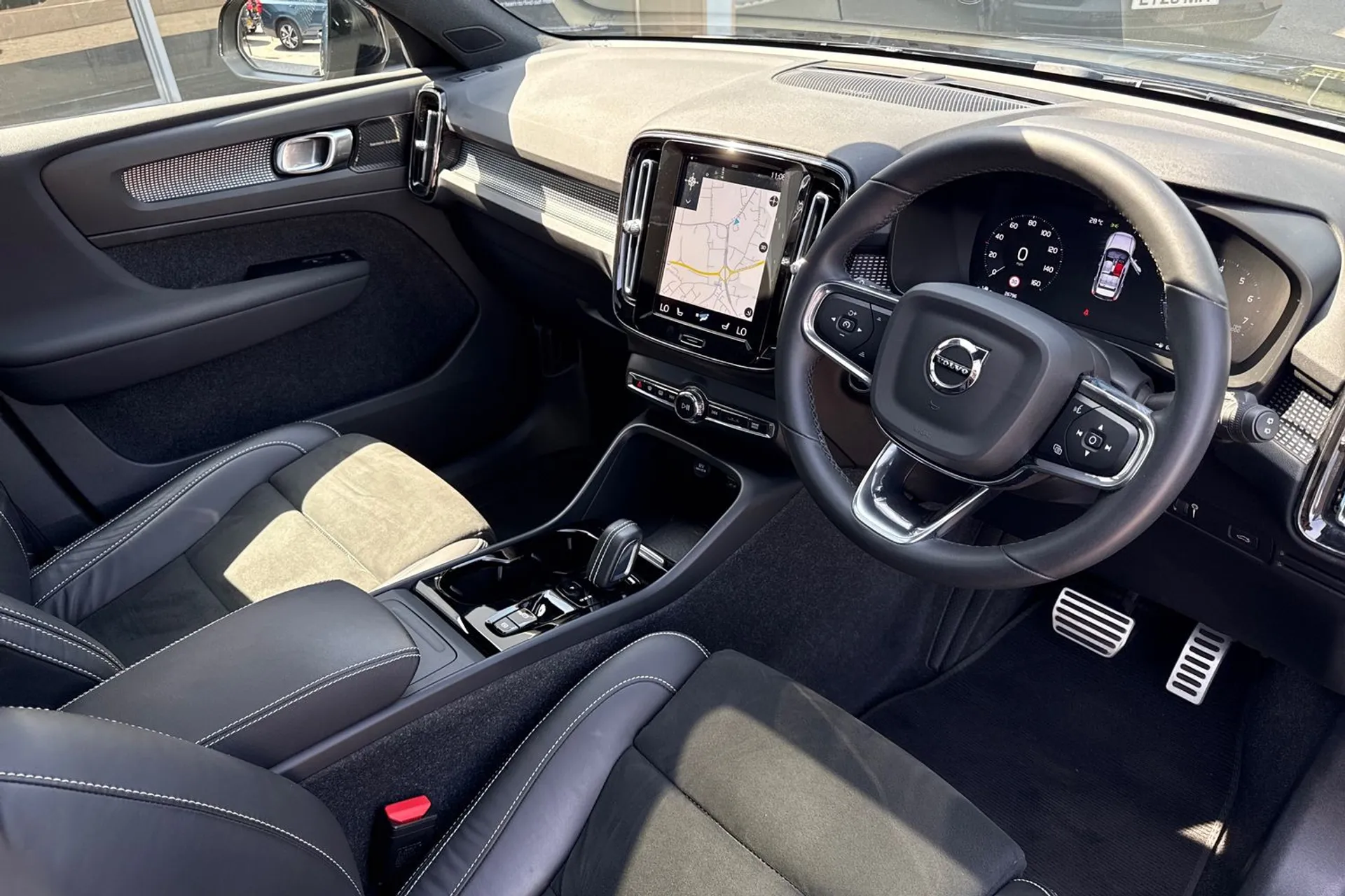 Volvo XC40 thumbnail image number 6