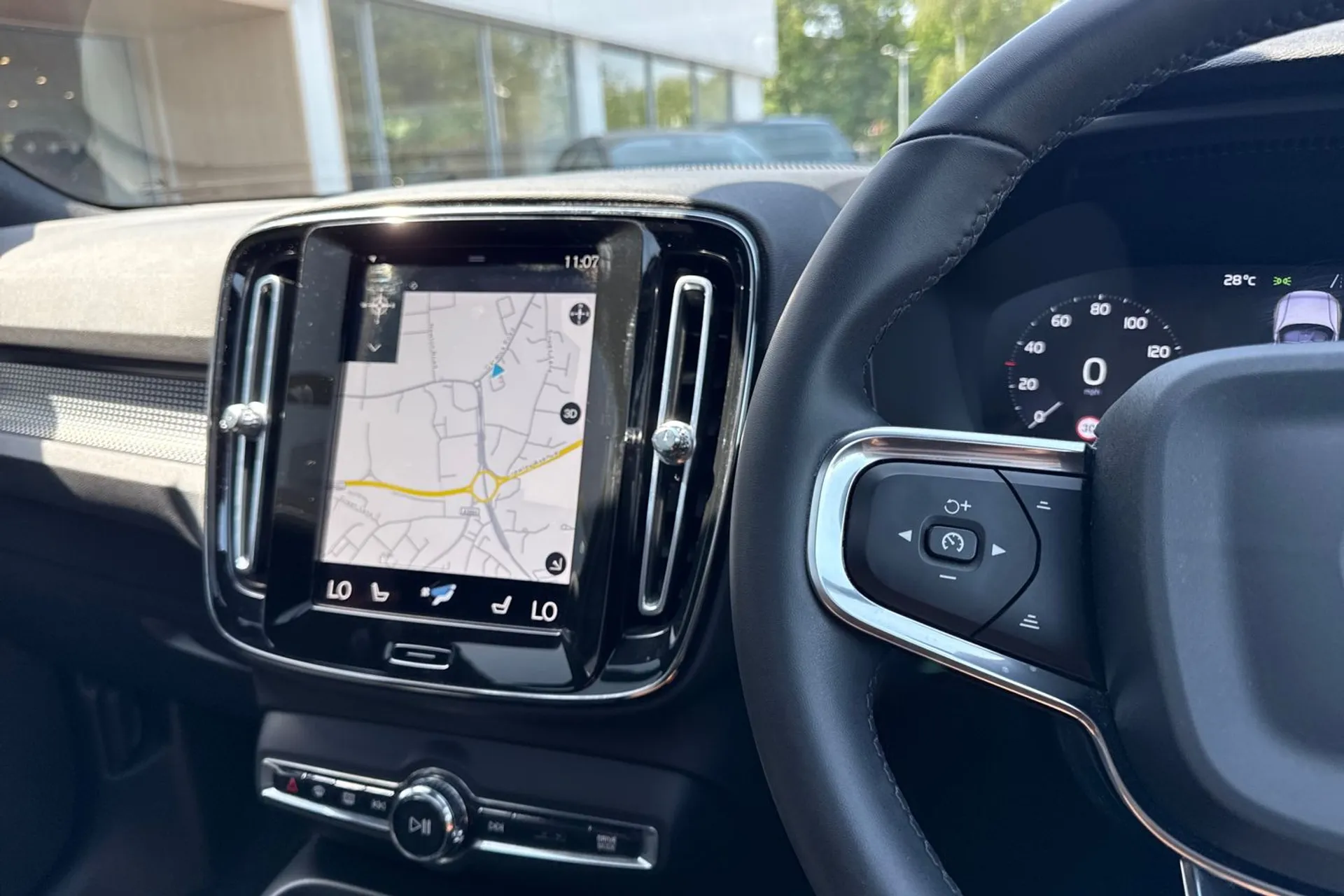 Volvo XC40 thumbnail image number 35