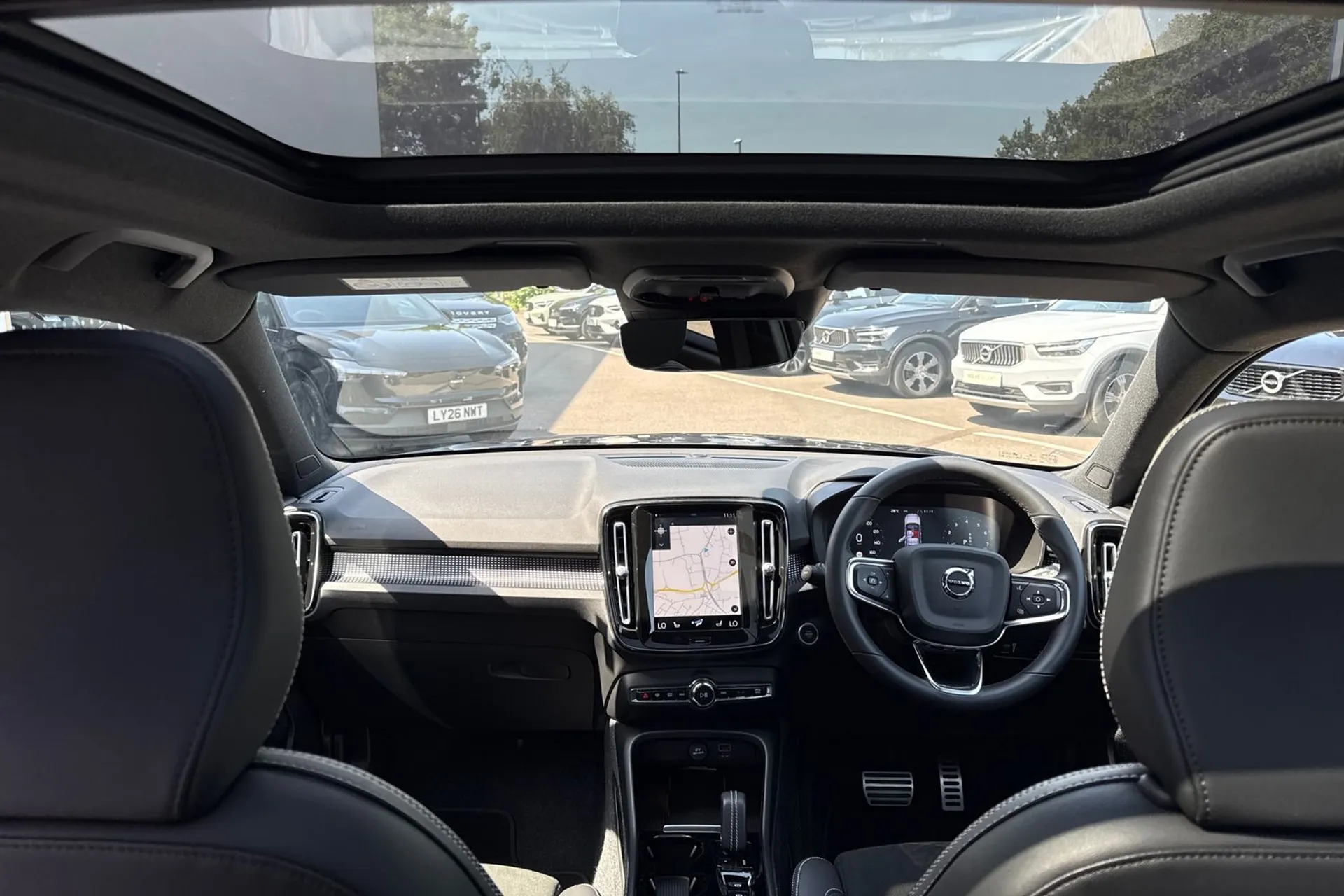 Volvo XC40 thumbnail image number 3
