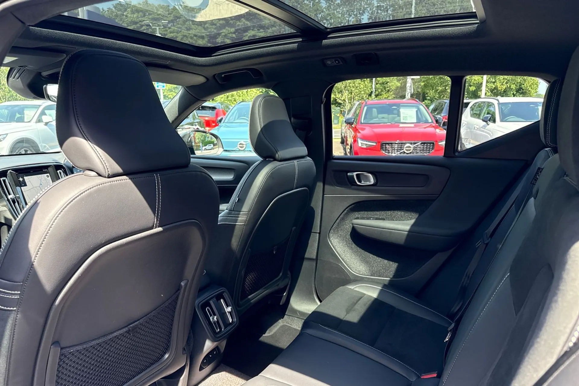 Volvo XC40 thumbnail image number 30