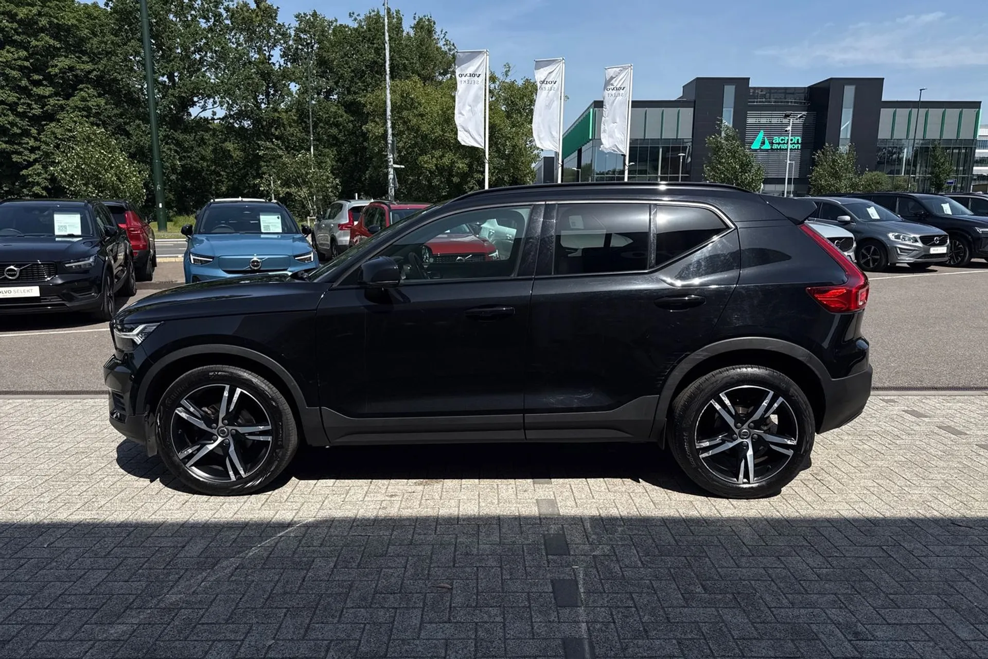Volvo XC40 thumbnail image number 10