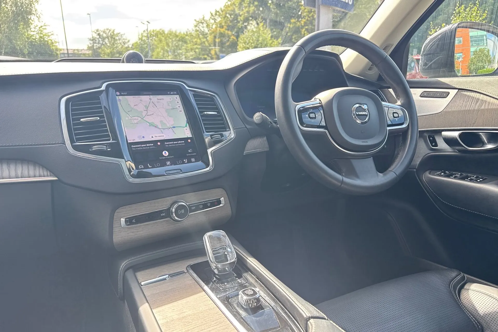 Volvo XC90 thumbnail image number 37