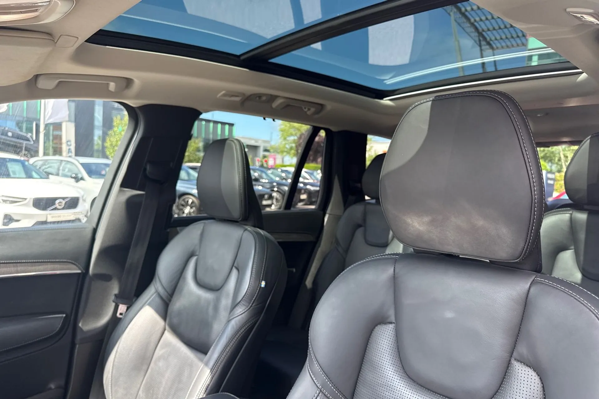 Volvo XC90 thumbnail image number 31