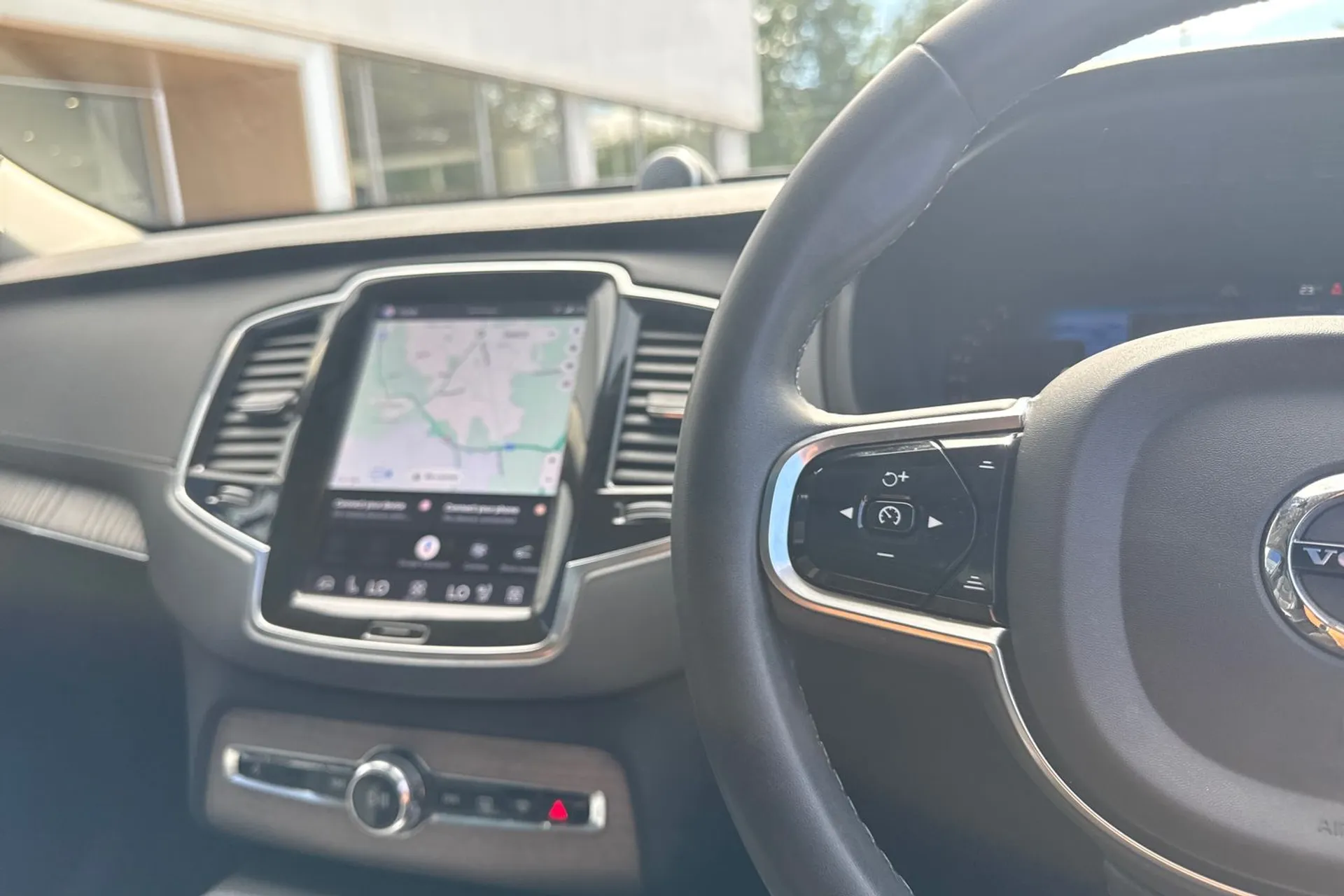 Volvo XC90 thumbnail image number 38
