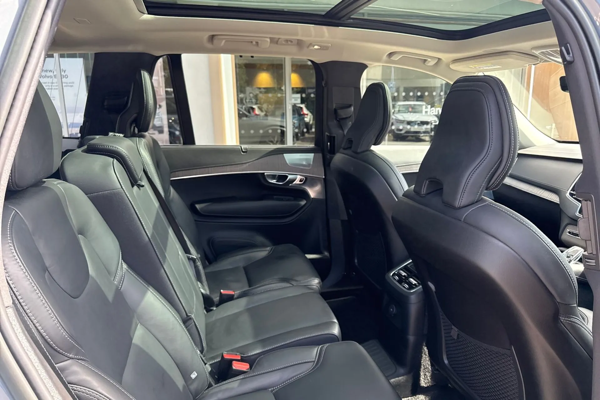 Volvo XC90 thumbnail image number 25
