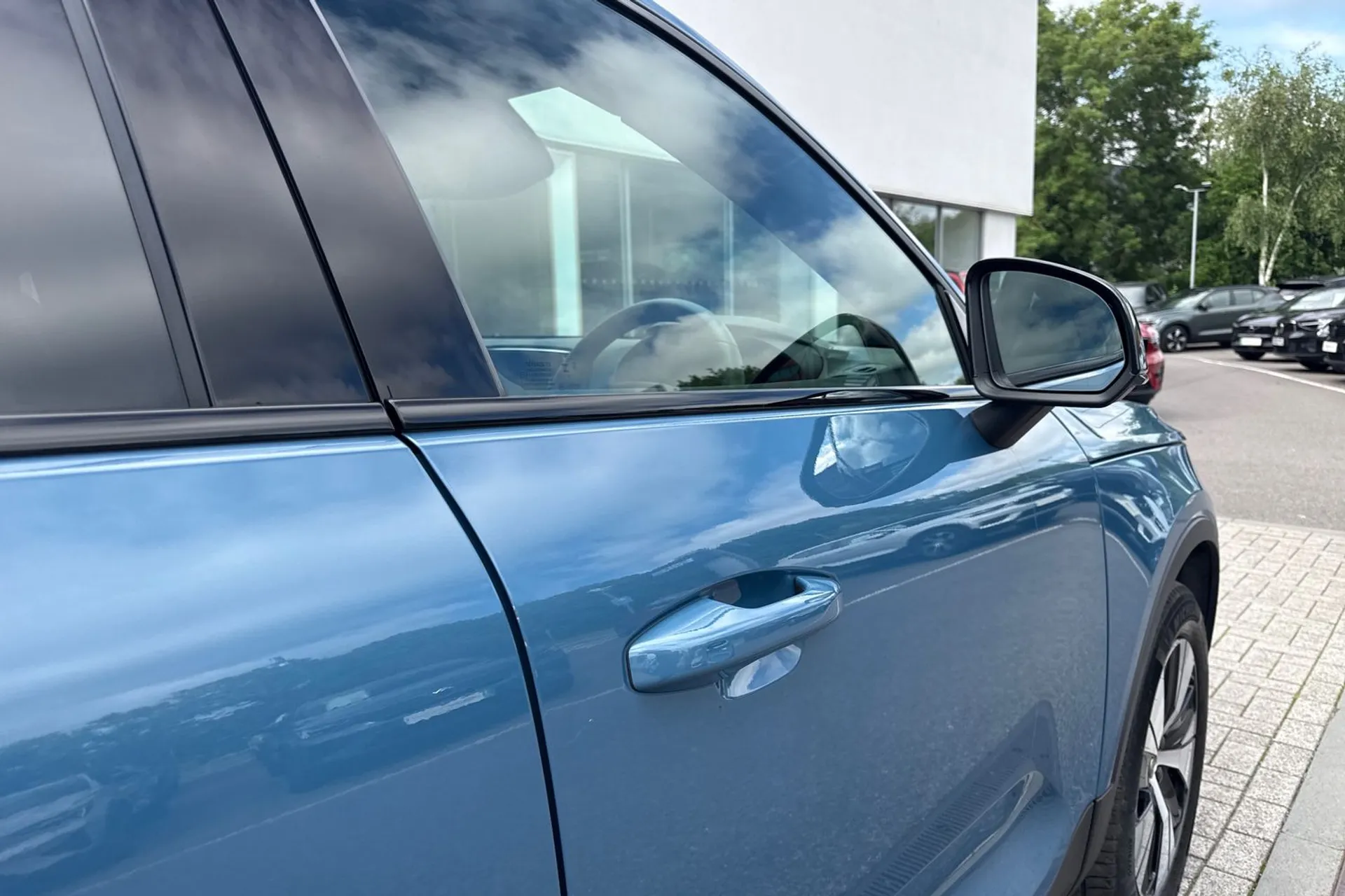 Volvo XC40 thumbnail image number 17