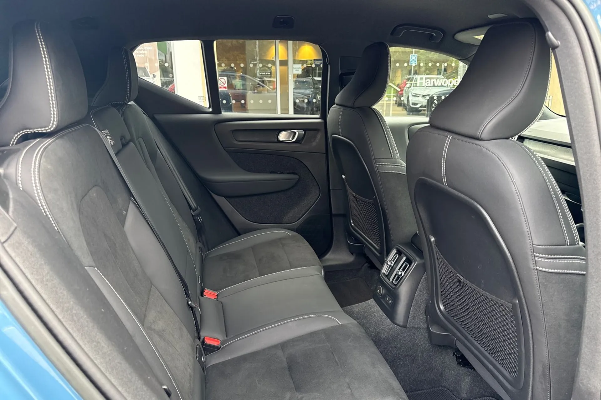 Volvo XC40 thumbnail image number 23