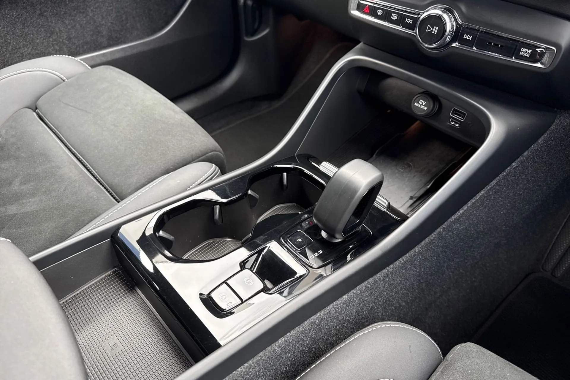 Volvo XC40 thumbnail image number 43