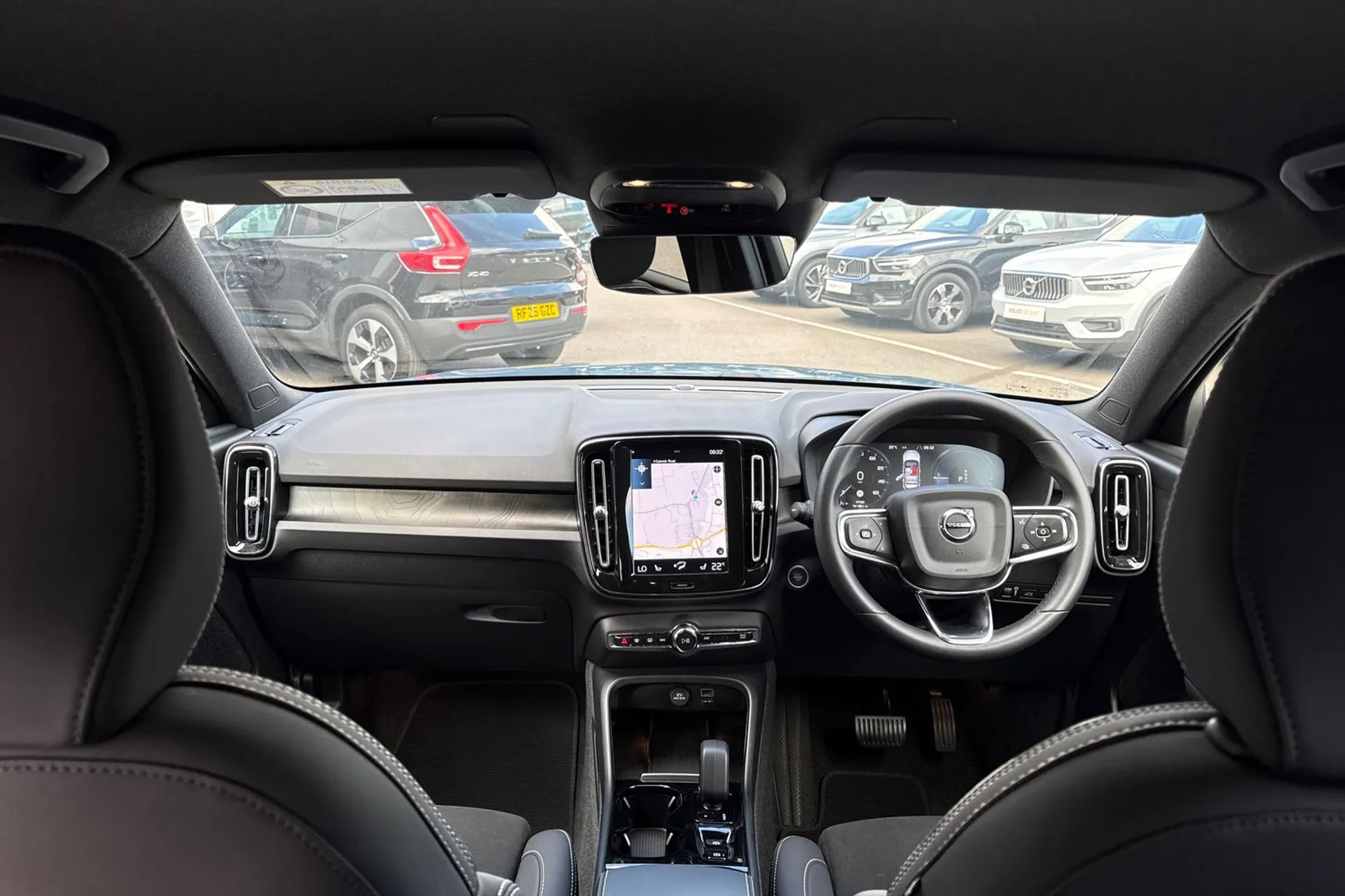 Volvo XC40 thumbnail image number 3