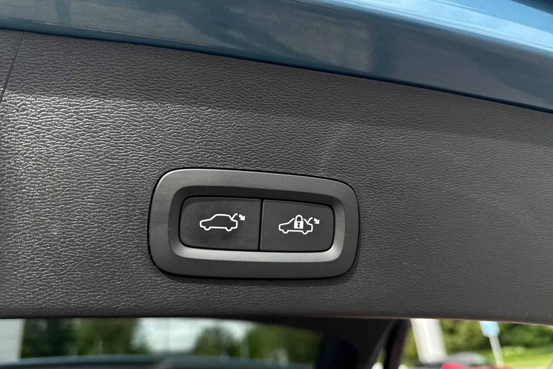 Volvo XC40 thumbnail image number 21