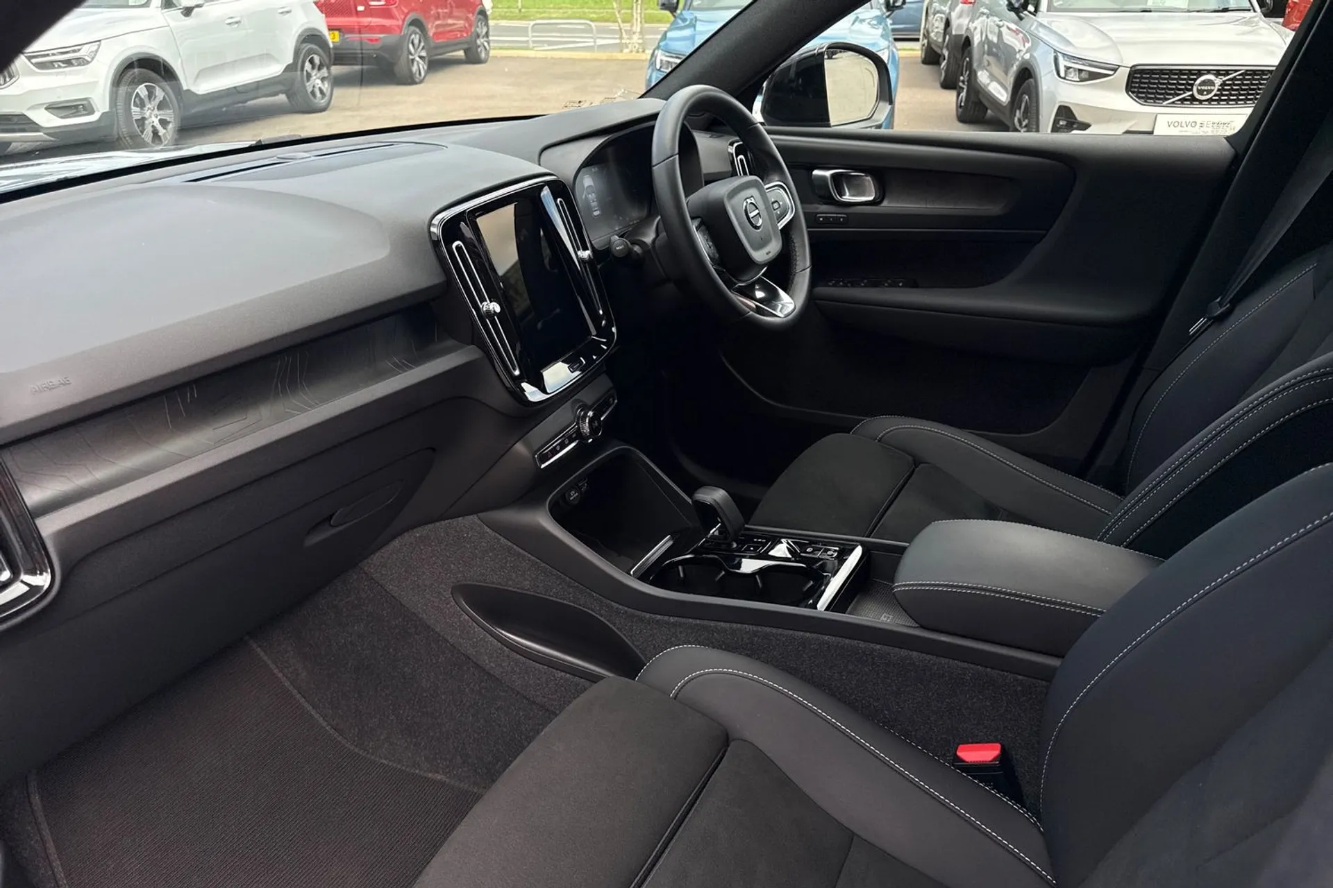 Volvo XC40 thumbnail image number 27