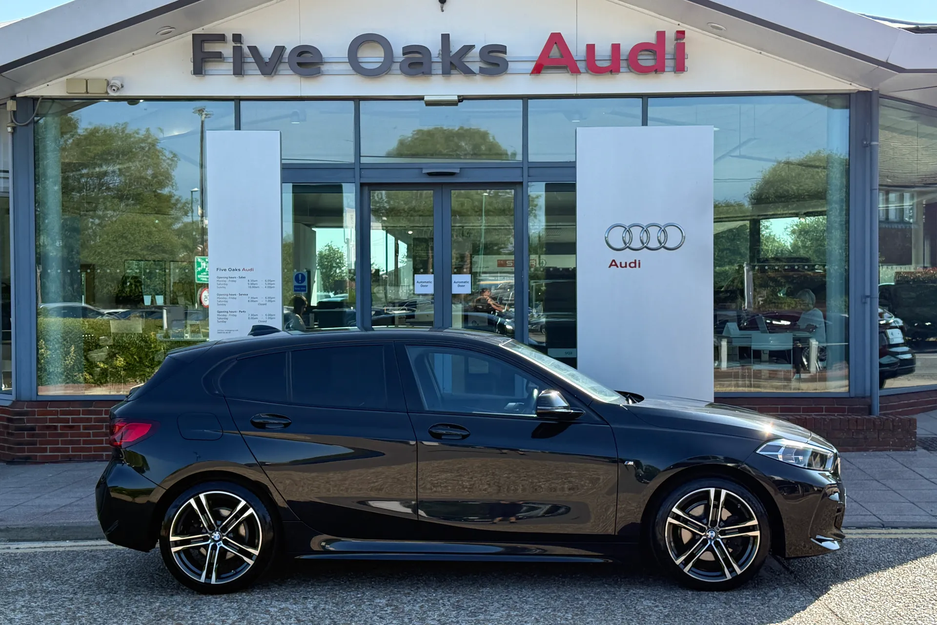 BMW 1 SERIES thumbnail image number 2