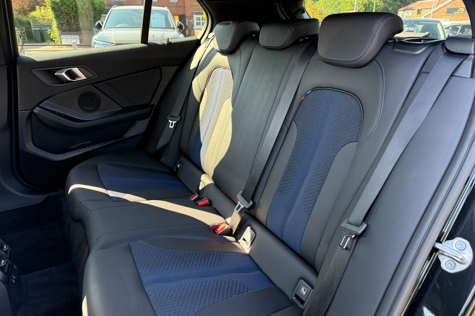 BMW 1 SERIES thumbnail image number 37