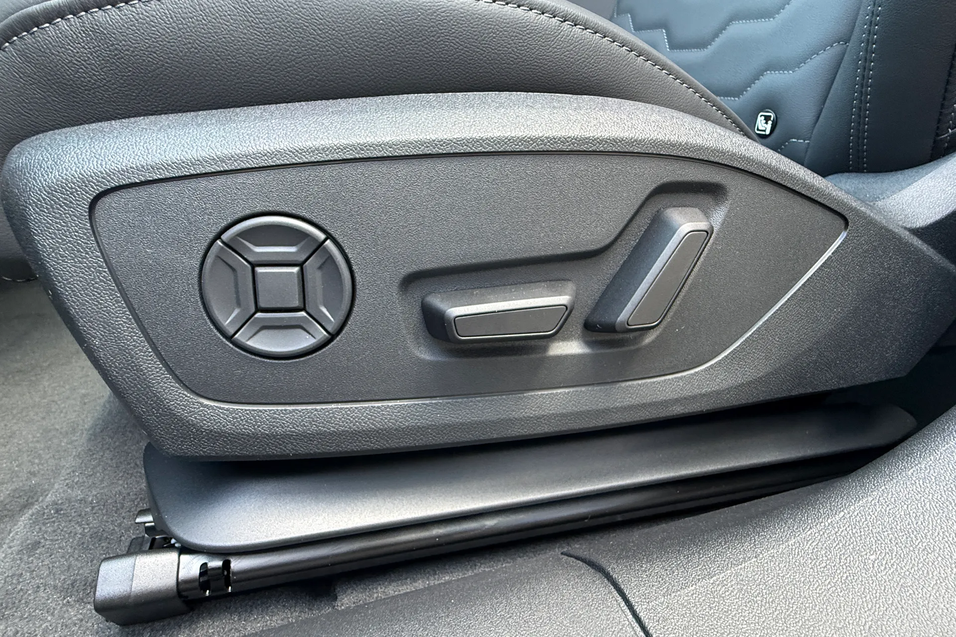 Audi A6 thumbnail image number 34