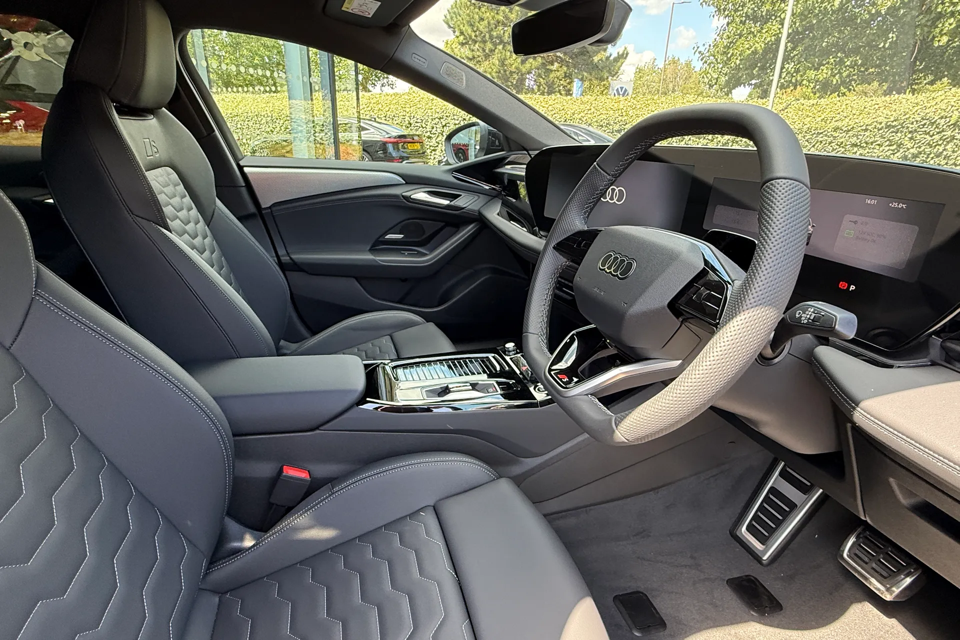 Audi A6 thumbnail image number 32