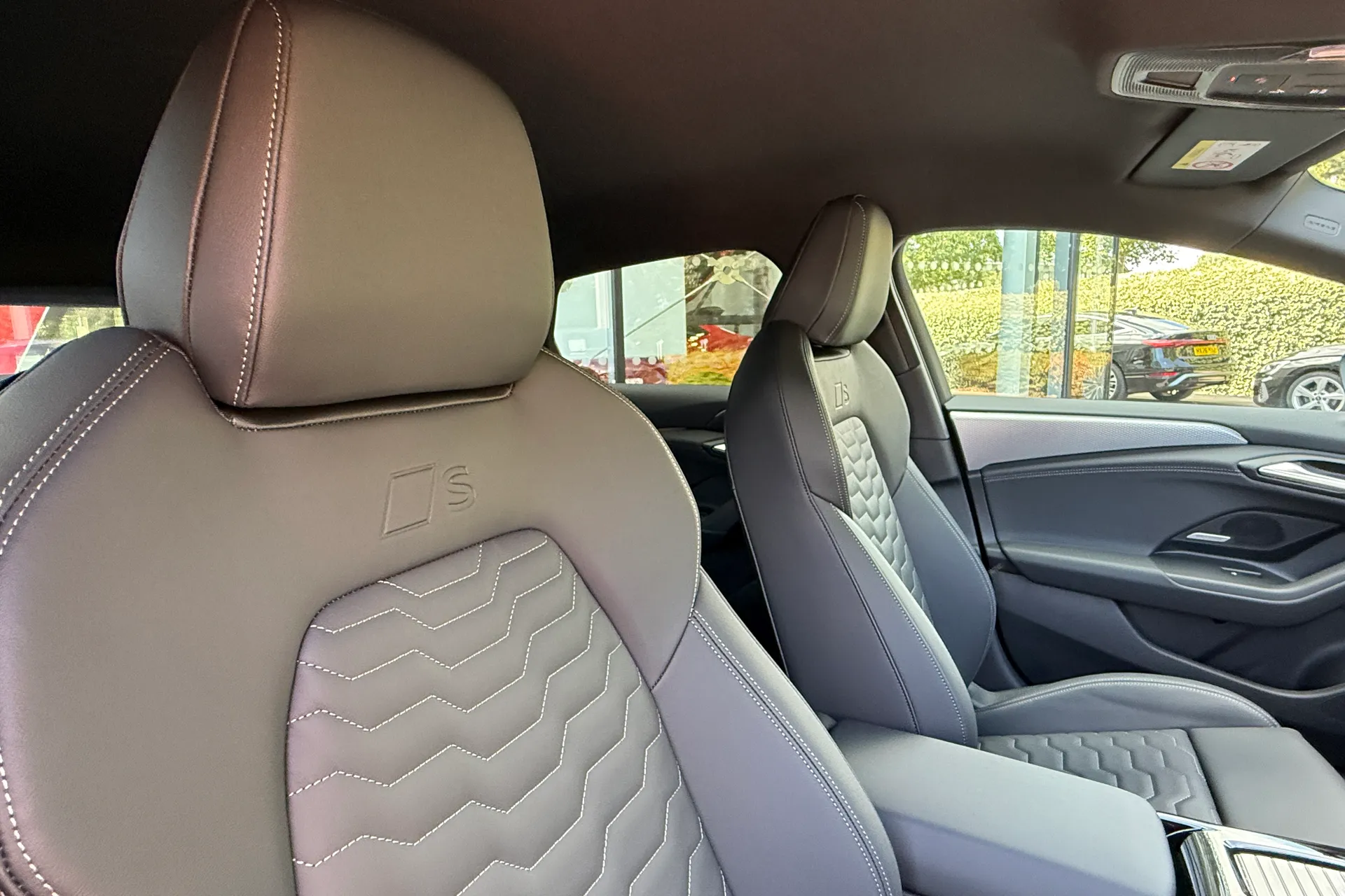Audi A6 thumbnail image number 44