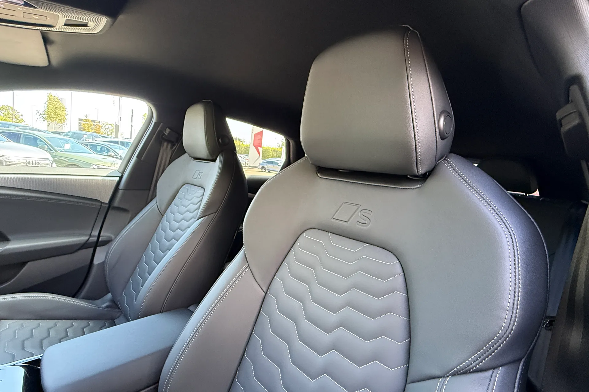 Audi A6 thumbnail image number 31
