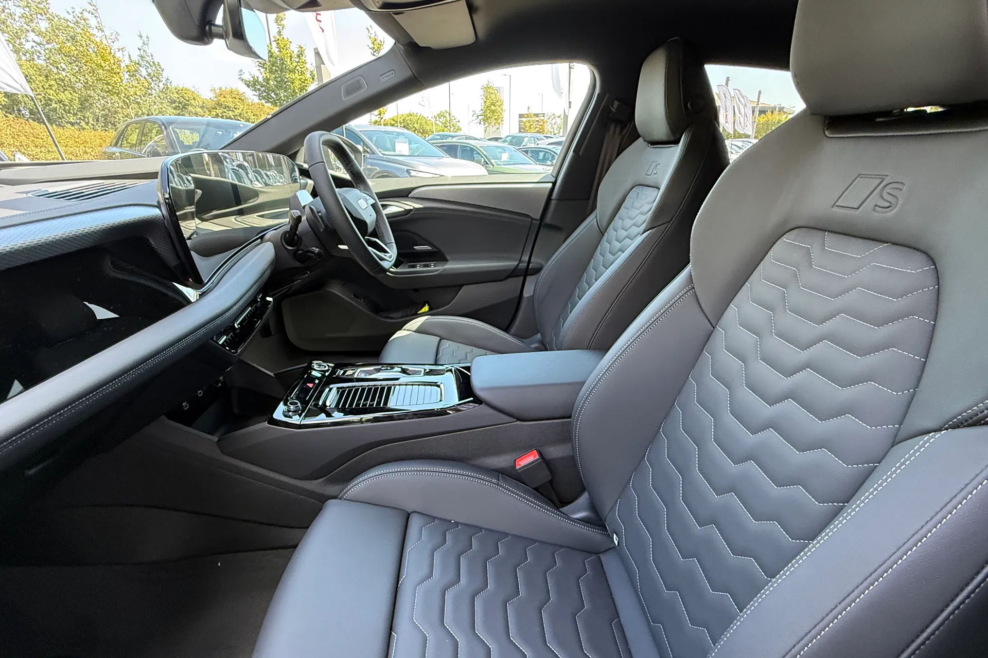 Audi A6 thumbnail image number 27