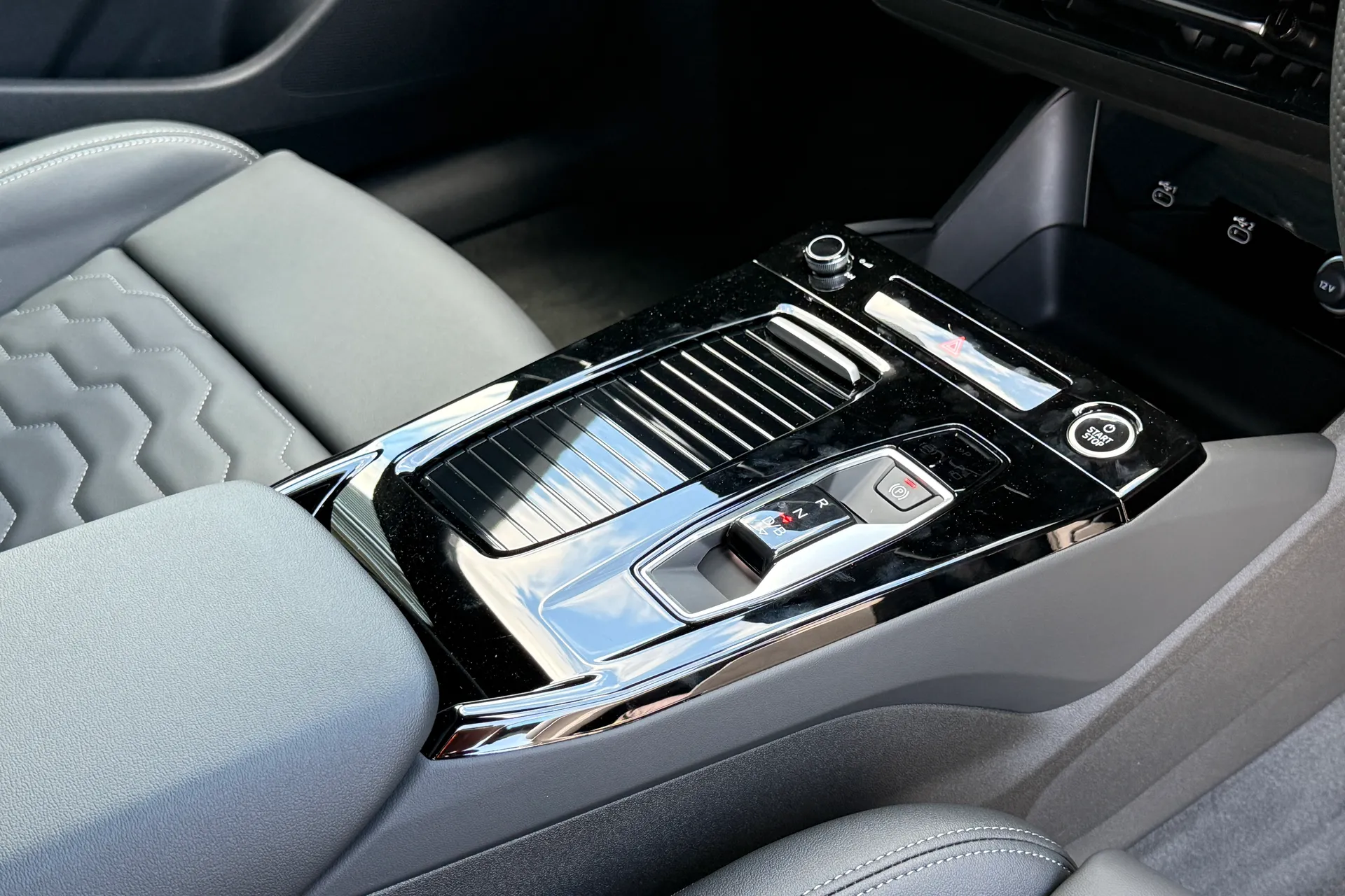 Audi A6 thumbnail image number 17
