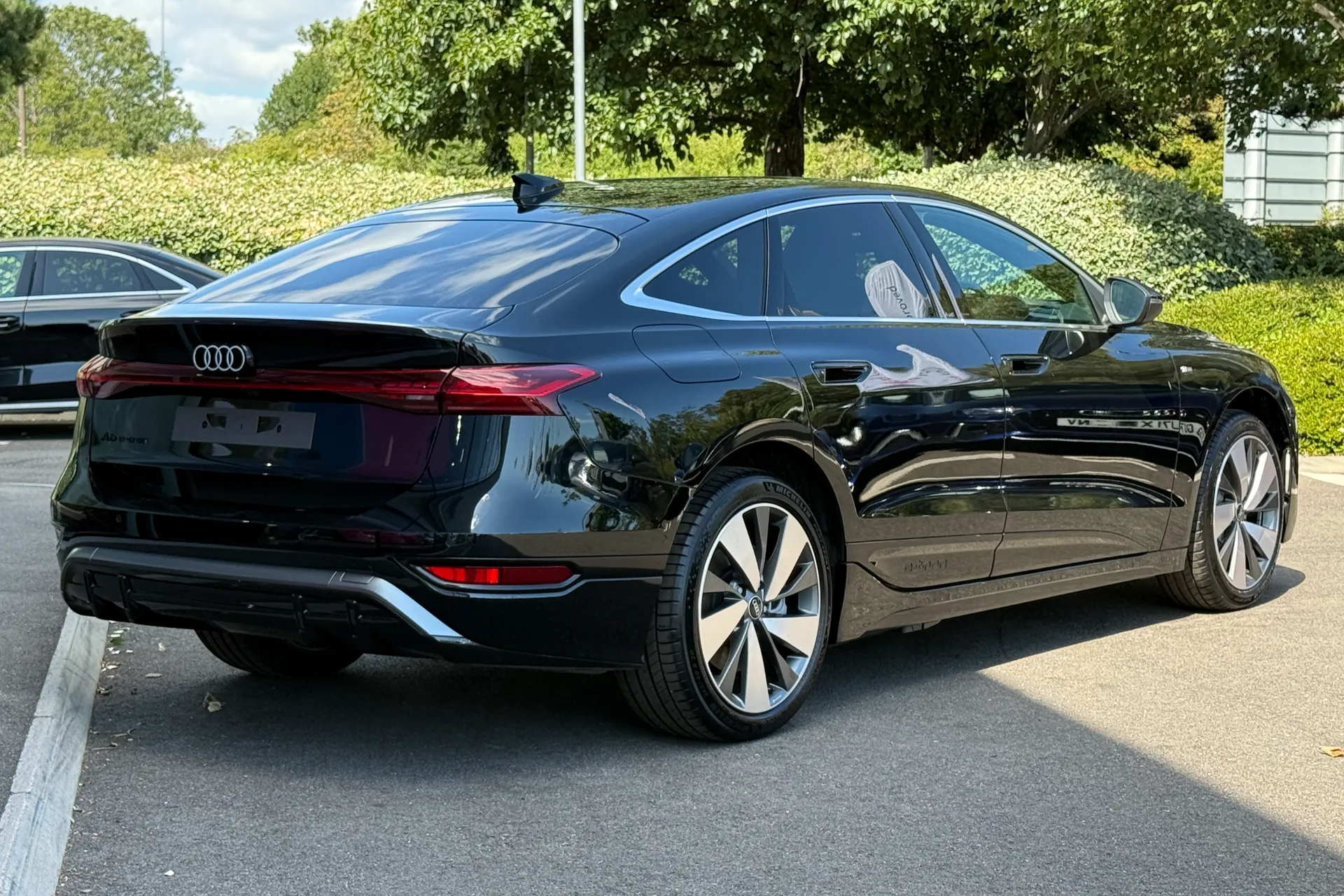 Audi A6 thumbnail image number 25