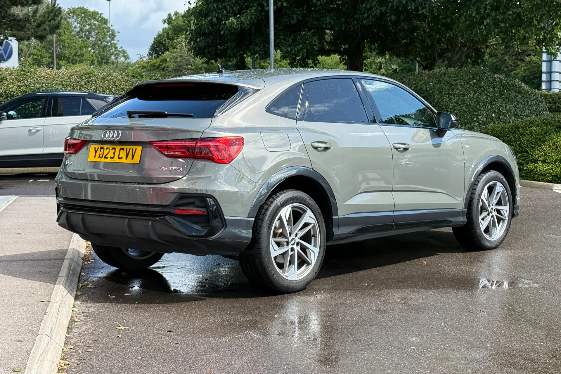 Audi Q3 thumbnail image number 13