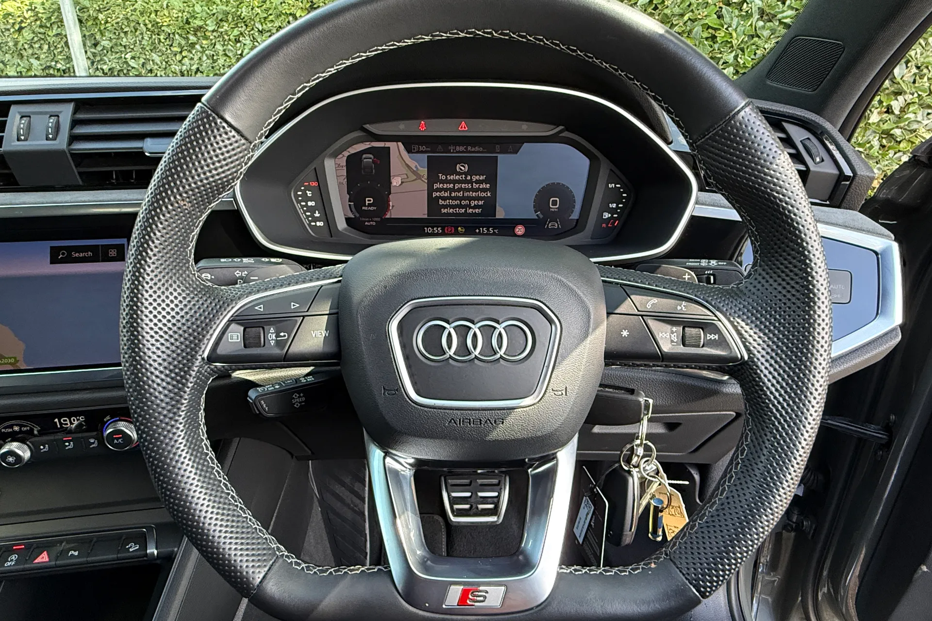 Audi Q3 thumbnail image number 24