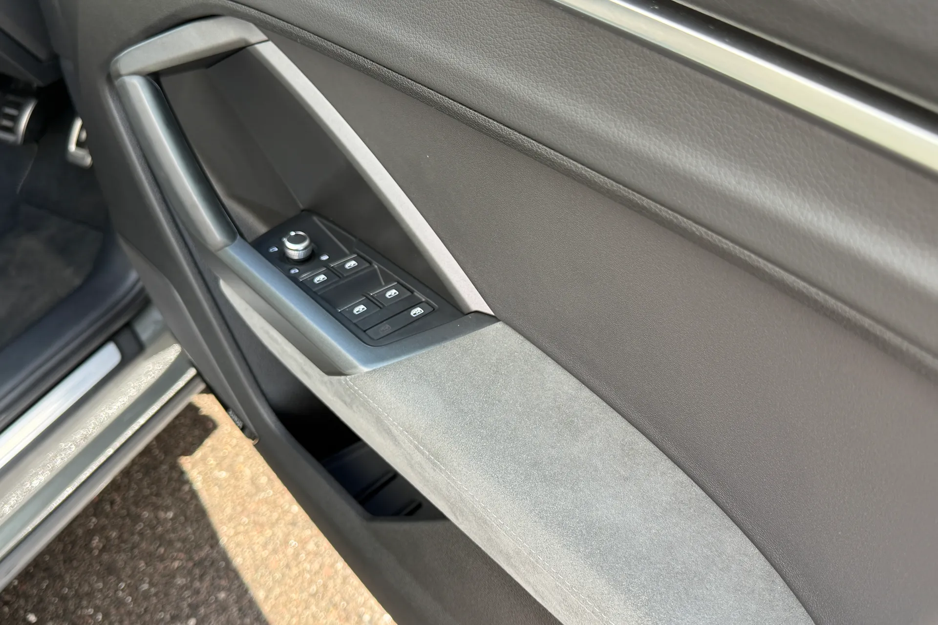 Audi Q3 thumbnail image number 40